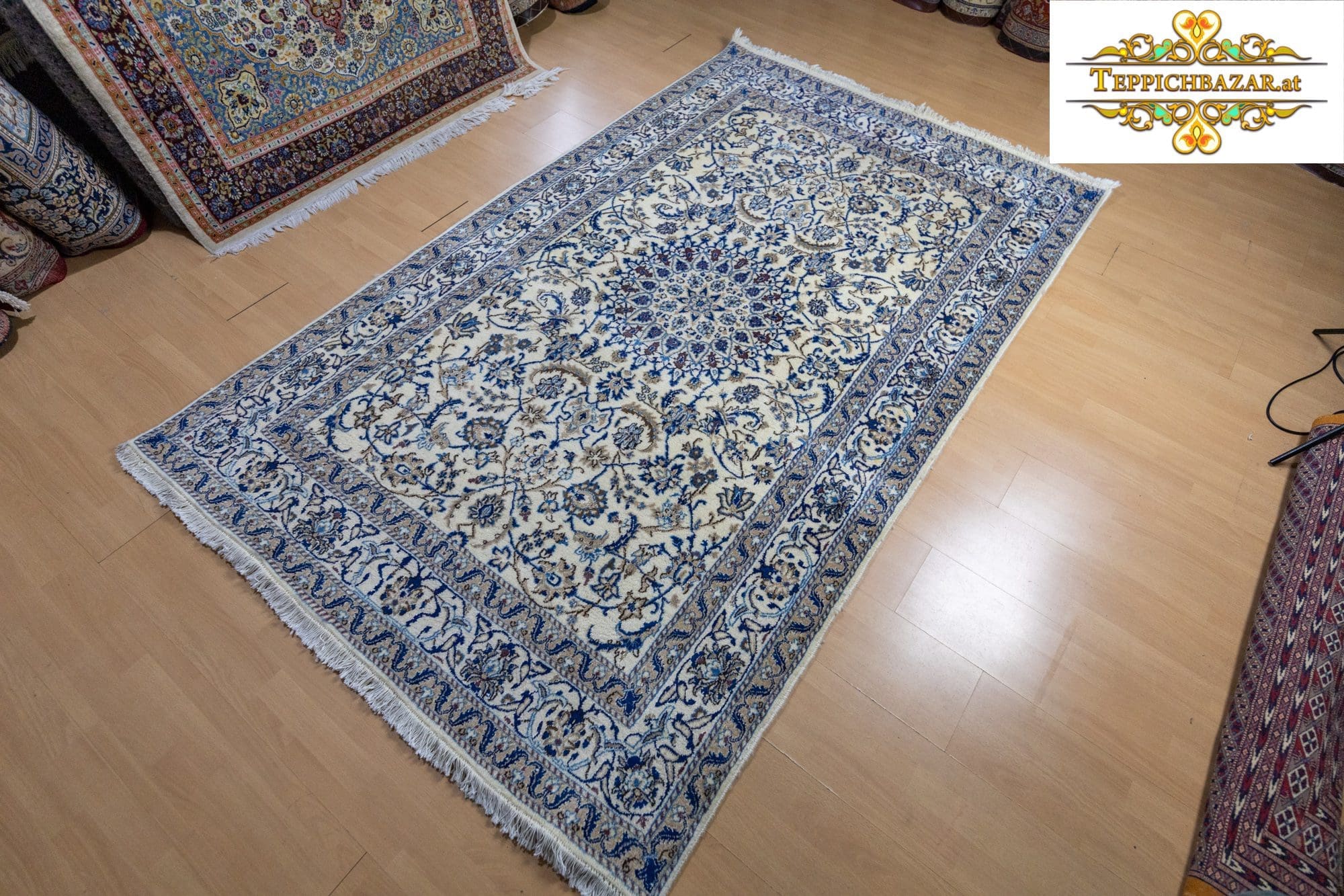 (Verkauft) W1(#331) 254×158cm Handgeknüpfter Nain Perserteppich 12la