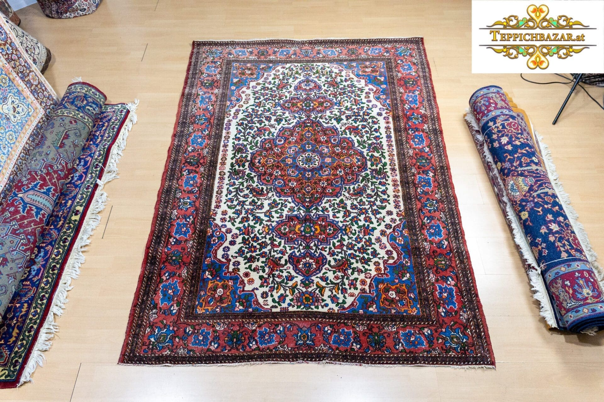 (Verkauft) W1(#337) 215×145cm Handgeknüpfter Isfahan Mubarak Teppich Perserteppich