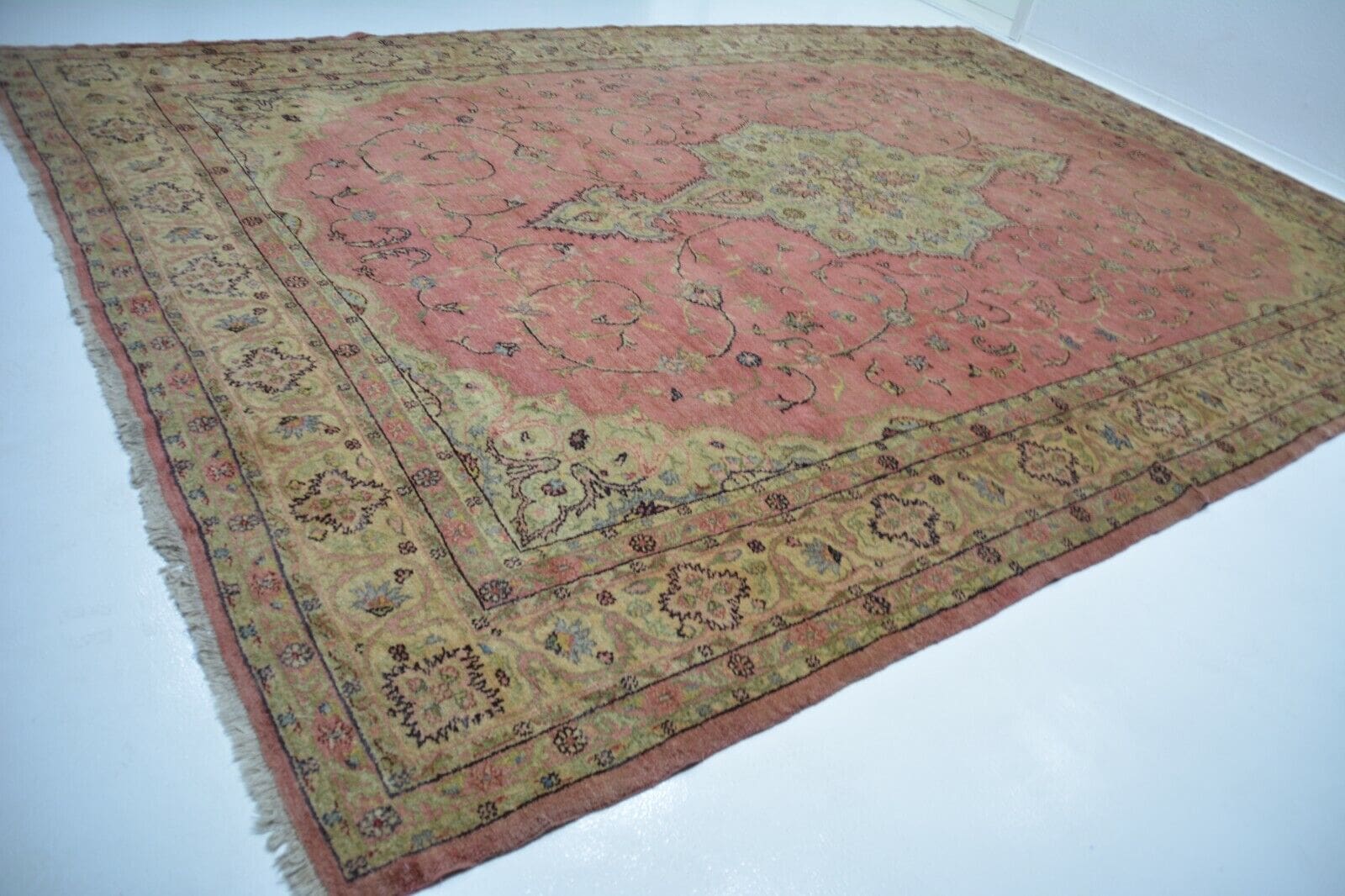 Antiker Handgeknüpfter Vintage Teppich aus der Türkei Ushak, Wolle, ca. 420 x 296 cm