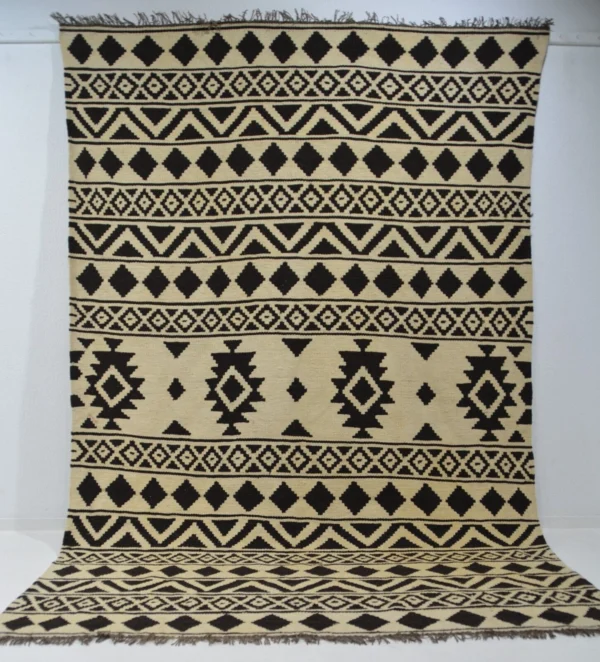 Handgewebter Ghashgai Kelim Teppich aus Wolle, gefärbt ohne Farbstoff, 284 x 183 cm