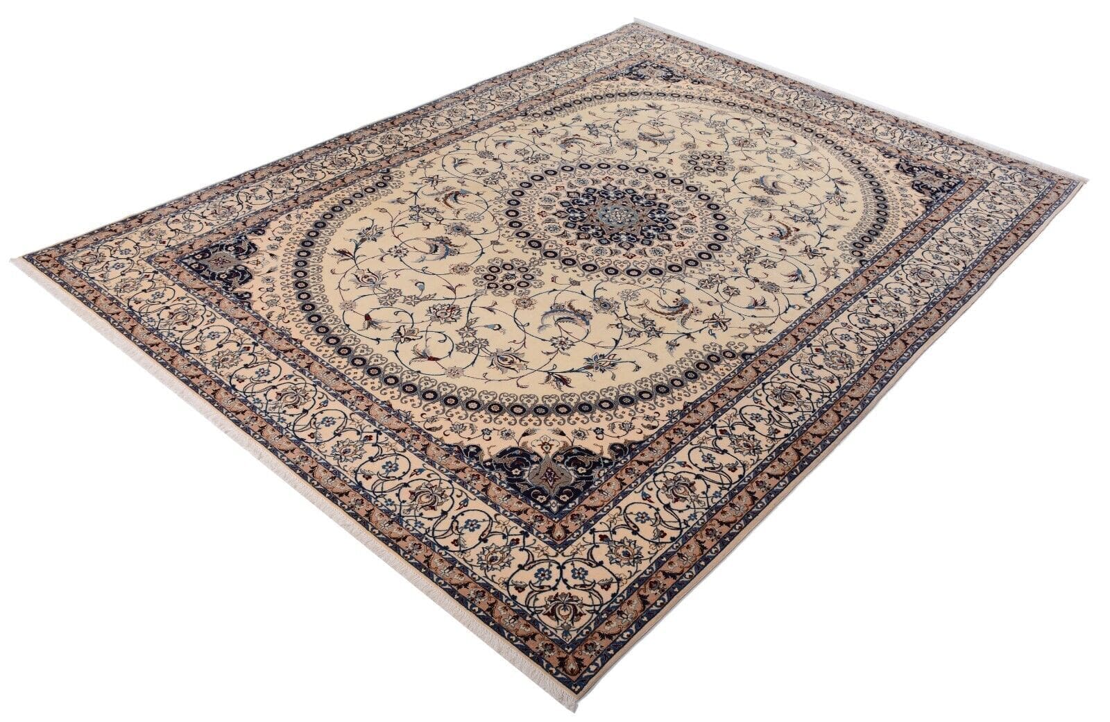 Beiger handgeknüpfter Orientteppich aus Persien mit Seide, Nain 6La, 375 x 271 cm, signiert