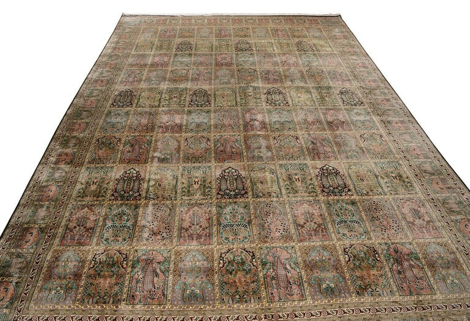Handgeknüpfter Orientteppich in Übergröße mit Feldermotiv, Kashmir, 552 x 357 cm, Mehrfarbig