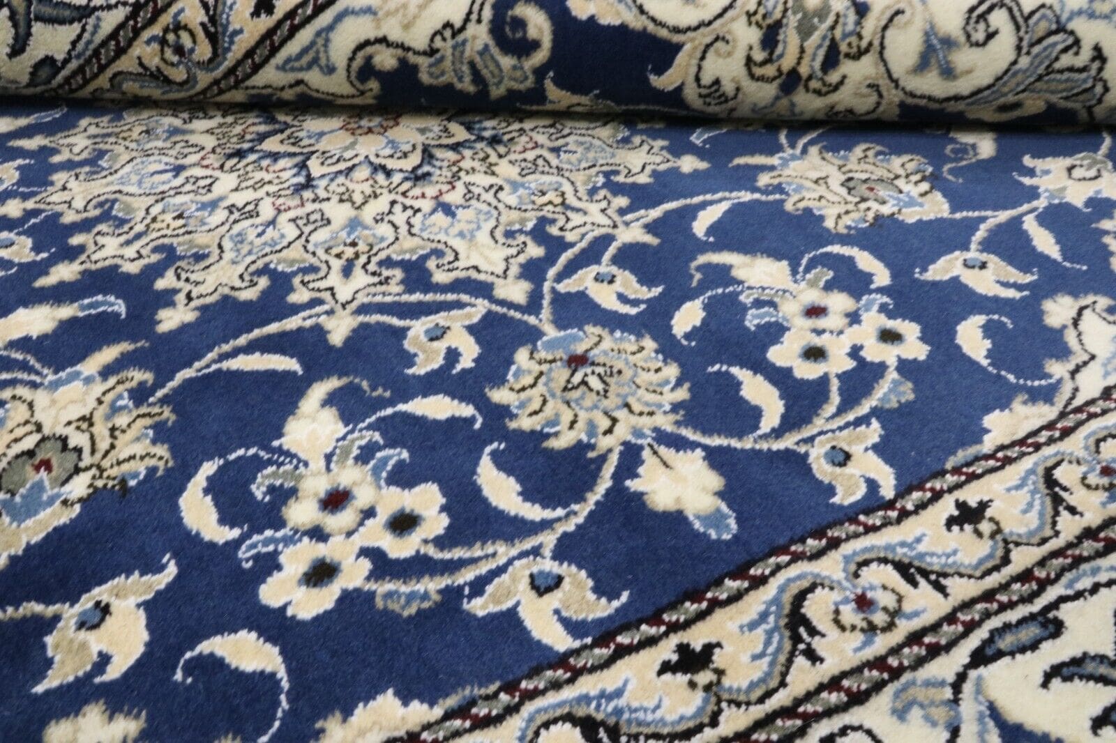 Eleganter Orientteppich super Nain 215x153 cm | Ca. 300.000 Knoten/m² | Handgeknüpft | Perserteppich