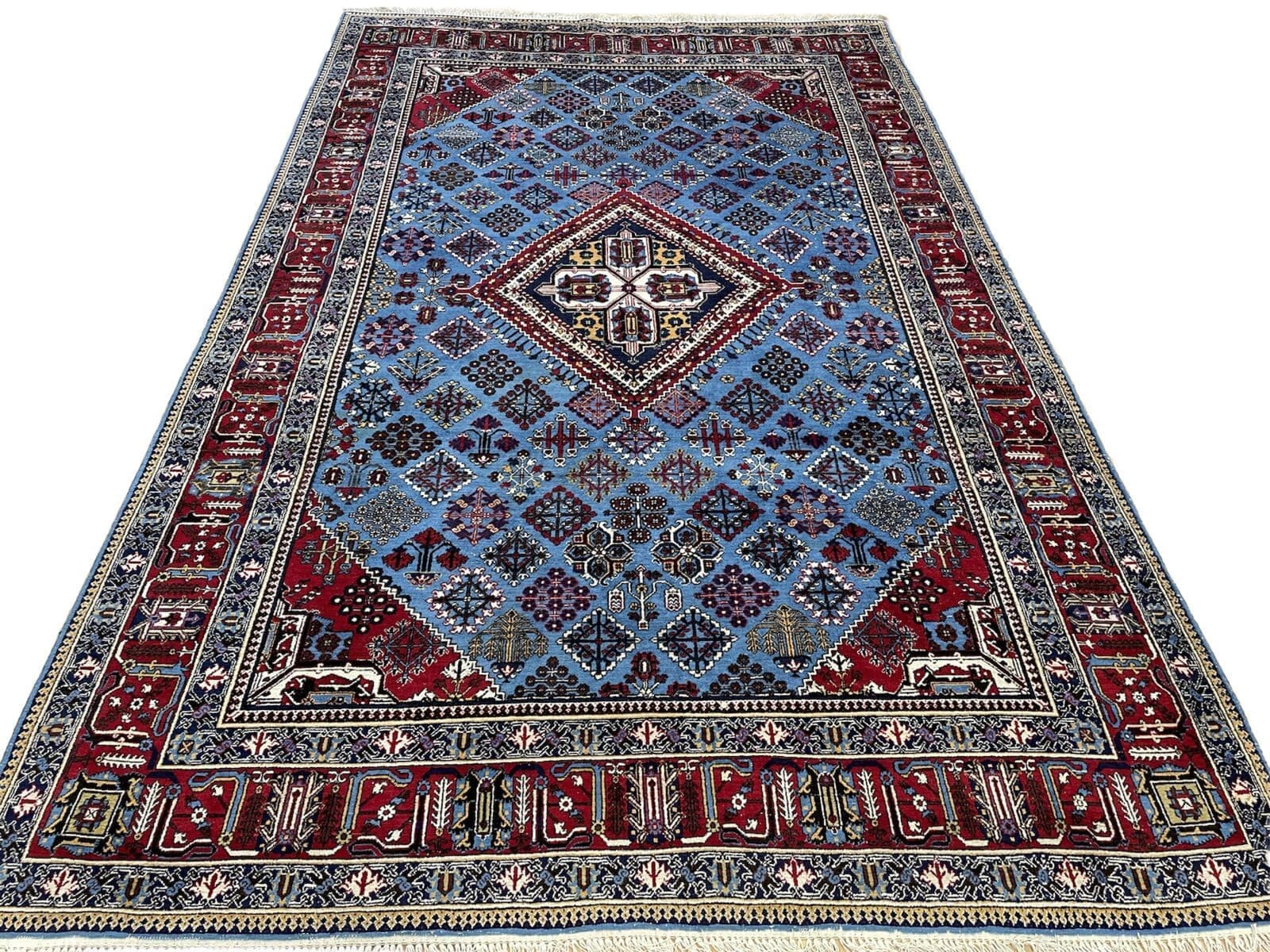 Floraler Perserteppich in Grün 365x221 cm – Medaillon-Design