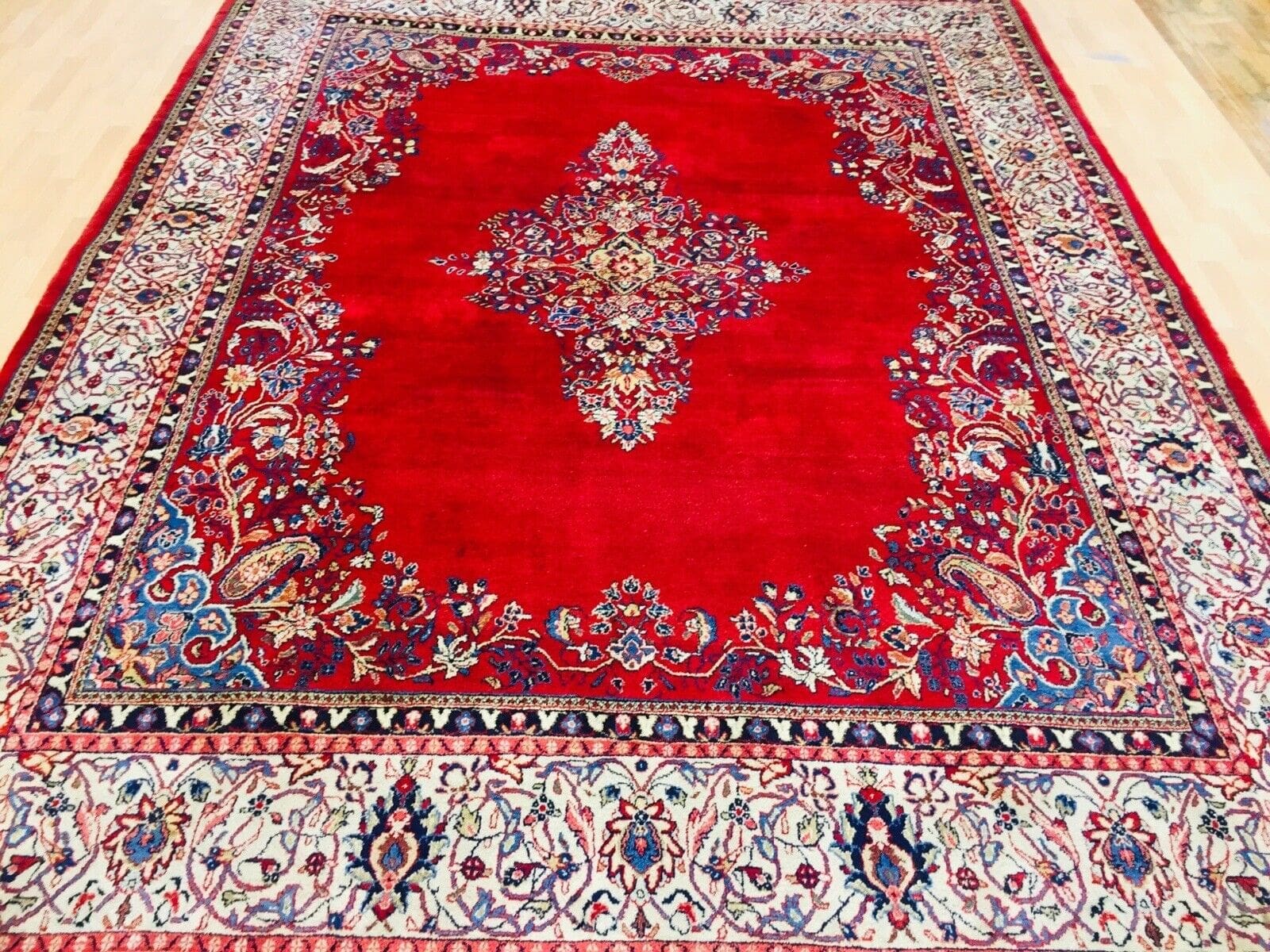 Perserteppich 370x280 cm - Sarough Design mit Spiegel Muster, florales Rot, TOP Zustand, handgeknüpft