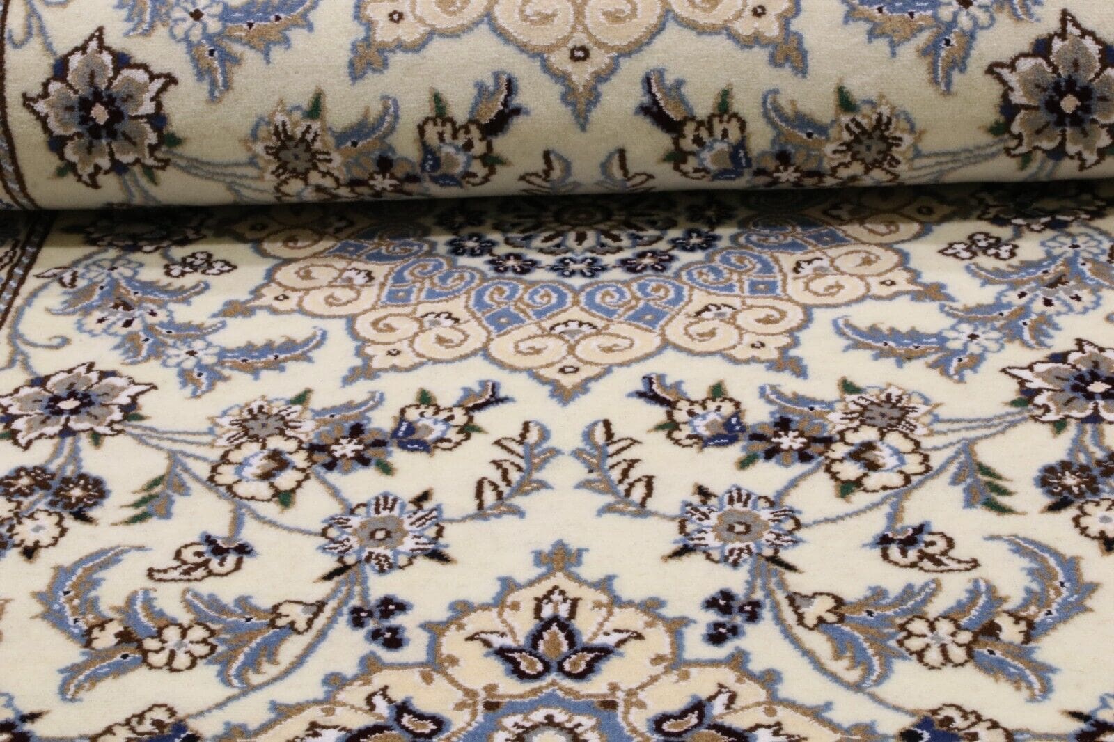 Perserteppich 310 x 80 cm, 500.000 Knoten/m², aus 90 % Schurwolle und 10 % Seide, Neu, Unikat, handgeknüpft Läufer