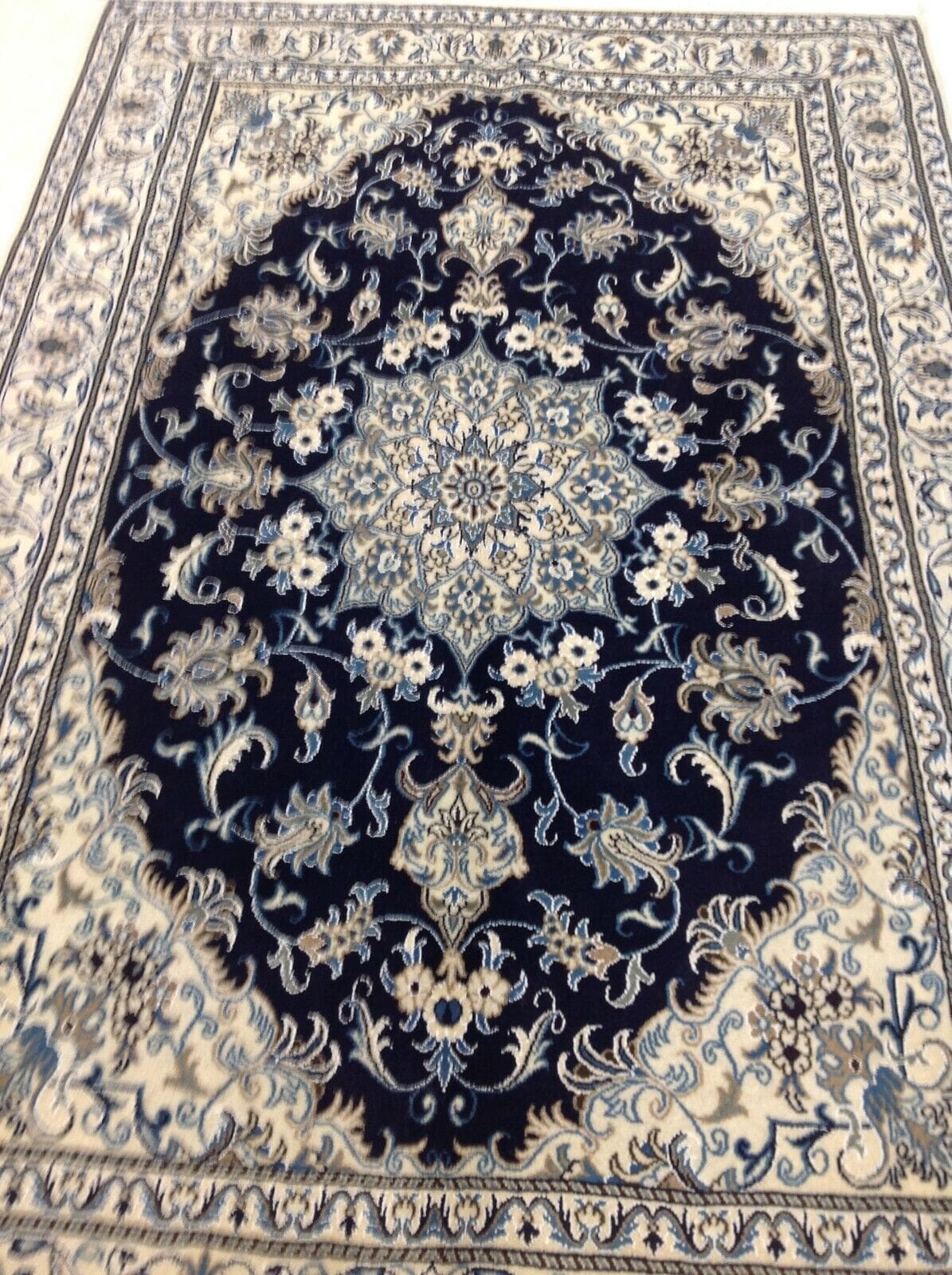 Wunderschöner Perserteppich Nain 245 x 164 cm - ca. 300.000 Knoten/m² - 90% Schurwolle, 10% Seide - Handgeknüpft - Neu