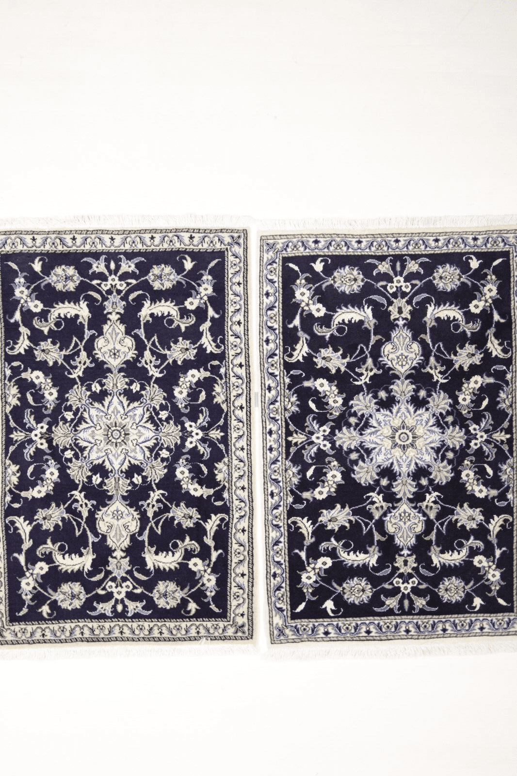 Perserteppich 135x90 cm, ca. 300000 Knoten/m², 90% Schurwolle, 10% Seide, Bettumrandung in Blau, Top Qualität, handgeknüpft