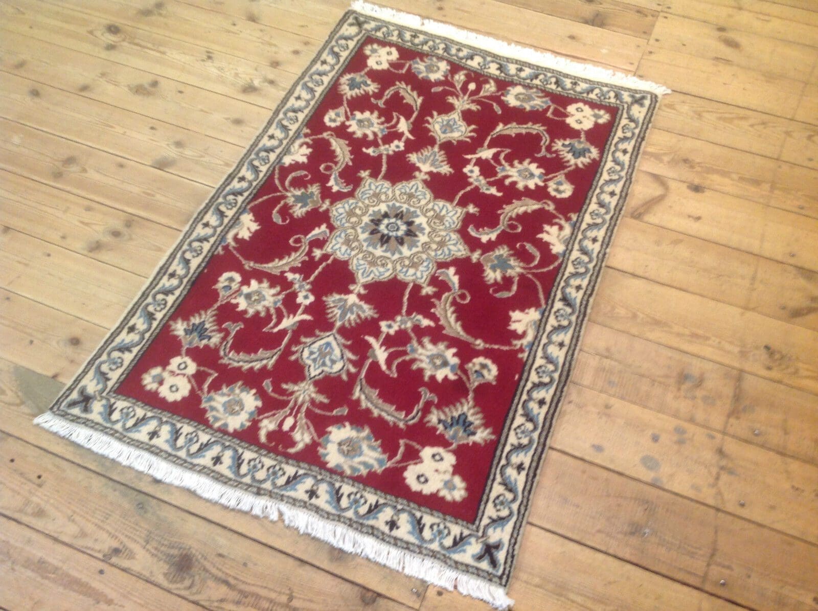 Orientteppich Nain 130x80 CM mit 250.000 Knoten/m² – Neu, Schurwolle, handgeknüpft, Perserteppich im TOP Zustand