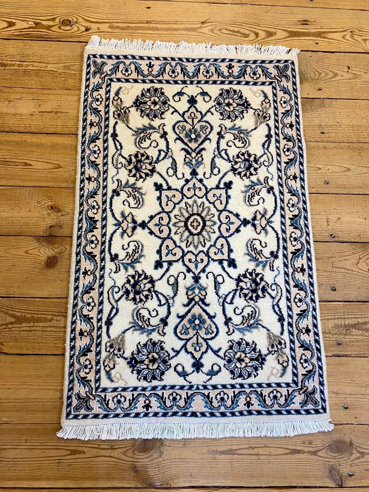 Wunderschöner Orientteppich 90 x 60 cm, ca. 300.000 Knoten/m², 90% Schurwolle & 10% Seide, handgeknüpft, Perserteppich