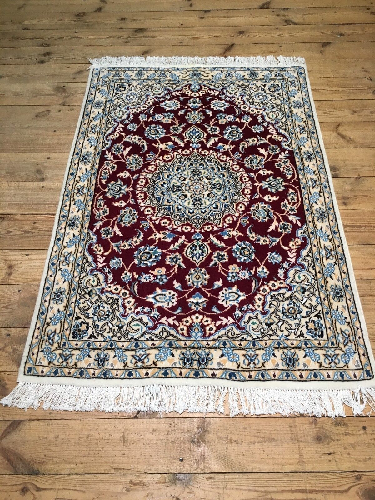 Wunderschöner Perserteppich Nain 143x100 cm, 400.000 Knoten/m², 100% Schurwolle mit Seide, perfekt erhalten, handgeknüpft, Perserteppich