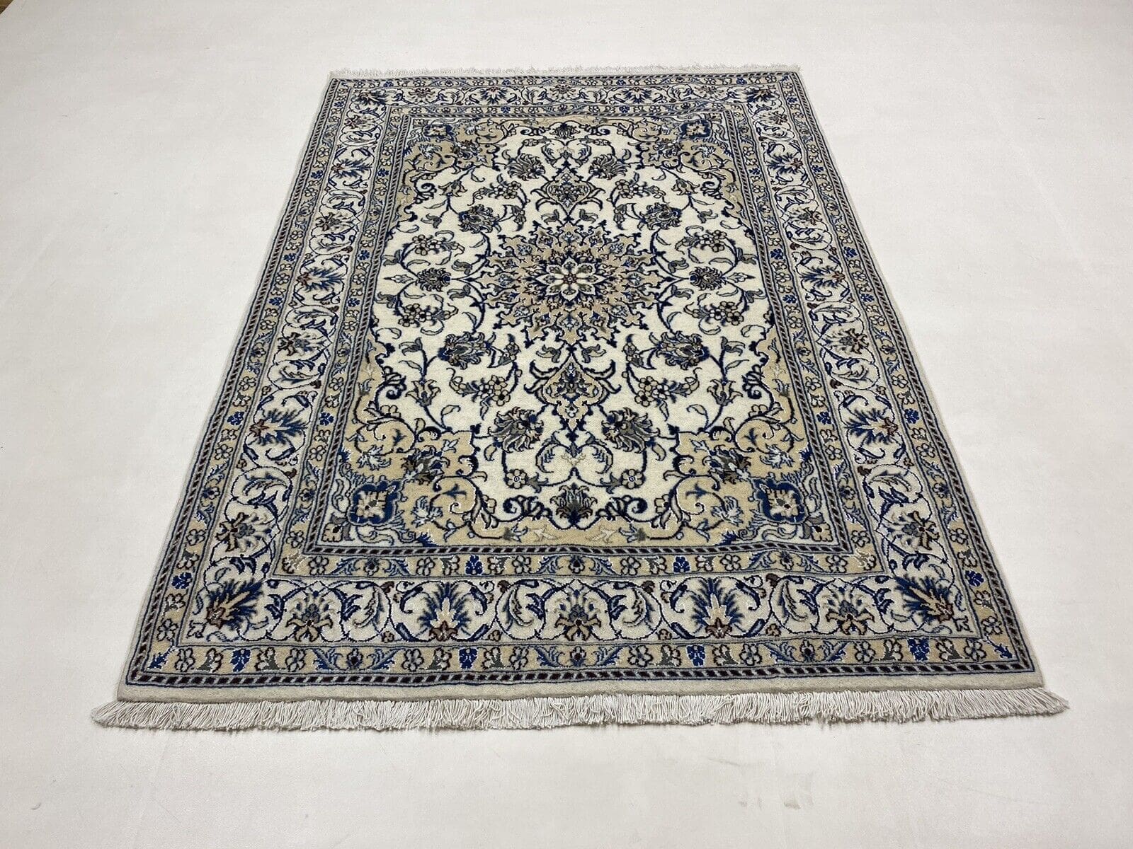 Wunderschöner Orientteppich Nain mit Seide (191 x 150 cm) - 300.000 Knoten/m² - Handgeknüpft - Perserteppich