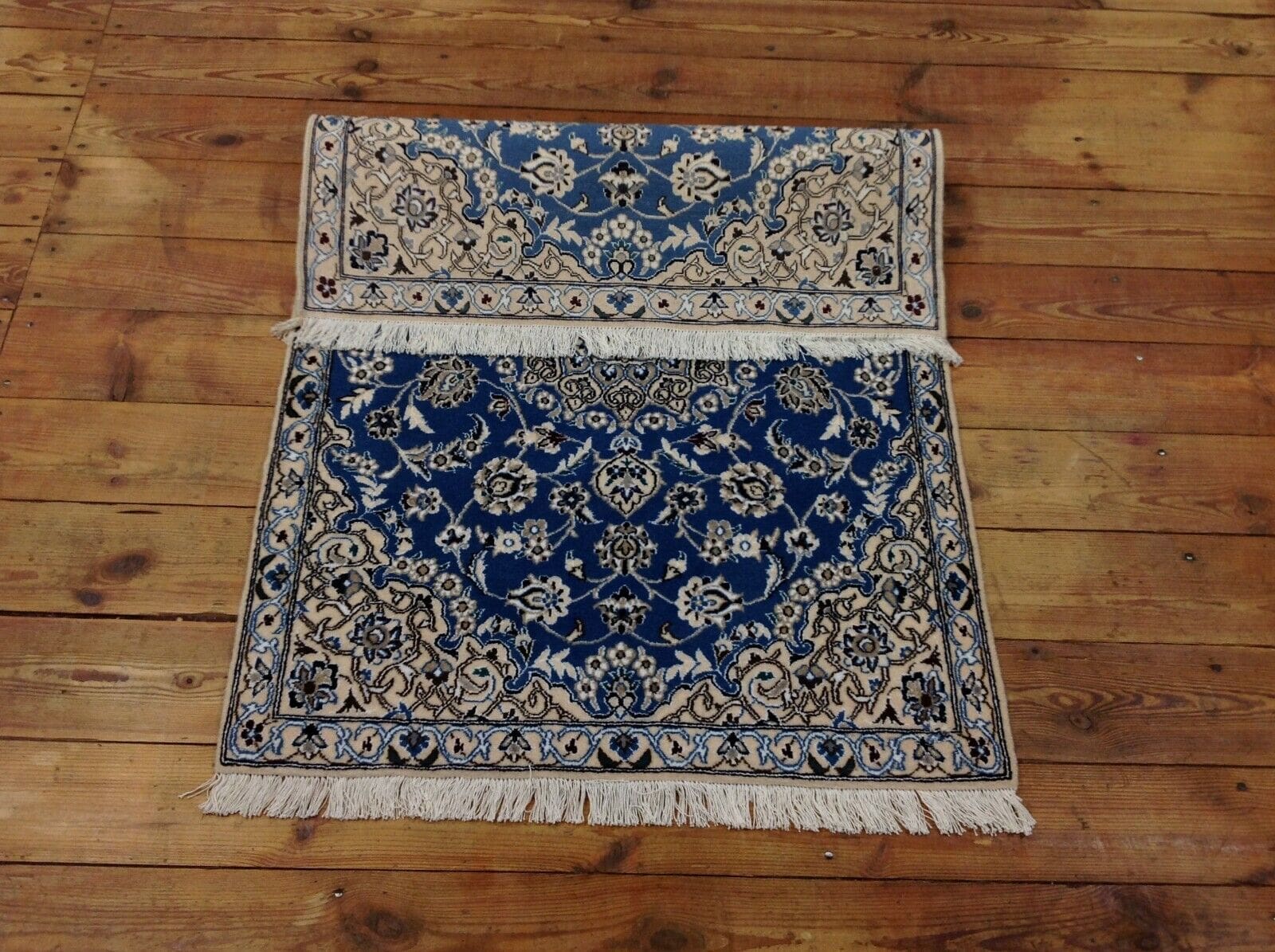 Wunderschöner Perserteppich Super Nain 9 la, 134 x 89 cm, ca. 500.000 Knoten/m², 90% Schurwolle & 10% Seide, sehr gut/PERFEKT, handgeknüpft