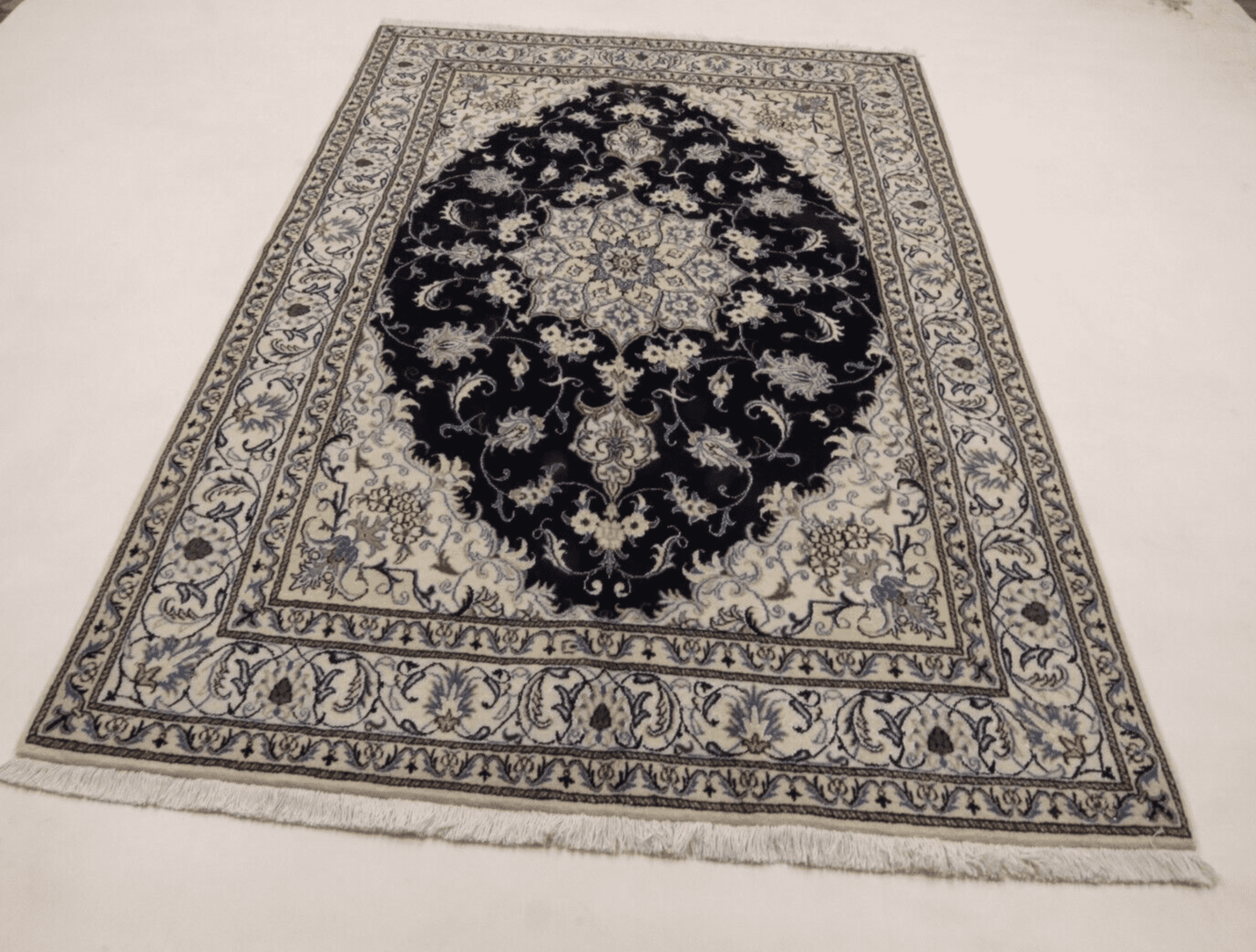 Wunderschöner Orientteppich 242 x 160 cm - 300.000 Knoten/m² - 90% Schurwolle, 10% Seide, Handgeknüpft, Perserteppich