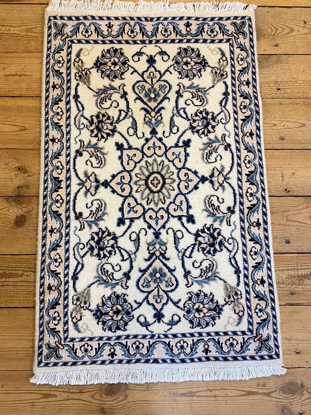 Wunderschöner Orientteppich 90 x 60 cm, ca. 300.000 Knoten/m², 90% Schurwolle & 10% Seide, handgeknüpft, Perserteppich