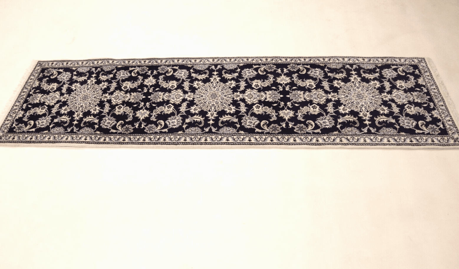 Wunderschöner Orientteppich Super Nain 290 X 77 CM | Knotenzahl: ca. 300.000/m² | 90% Schurwolle, 10% Seide, Handgeknüpft, Perserteppich Läufer