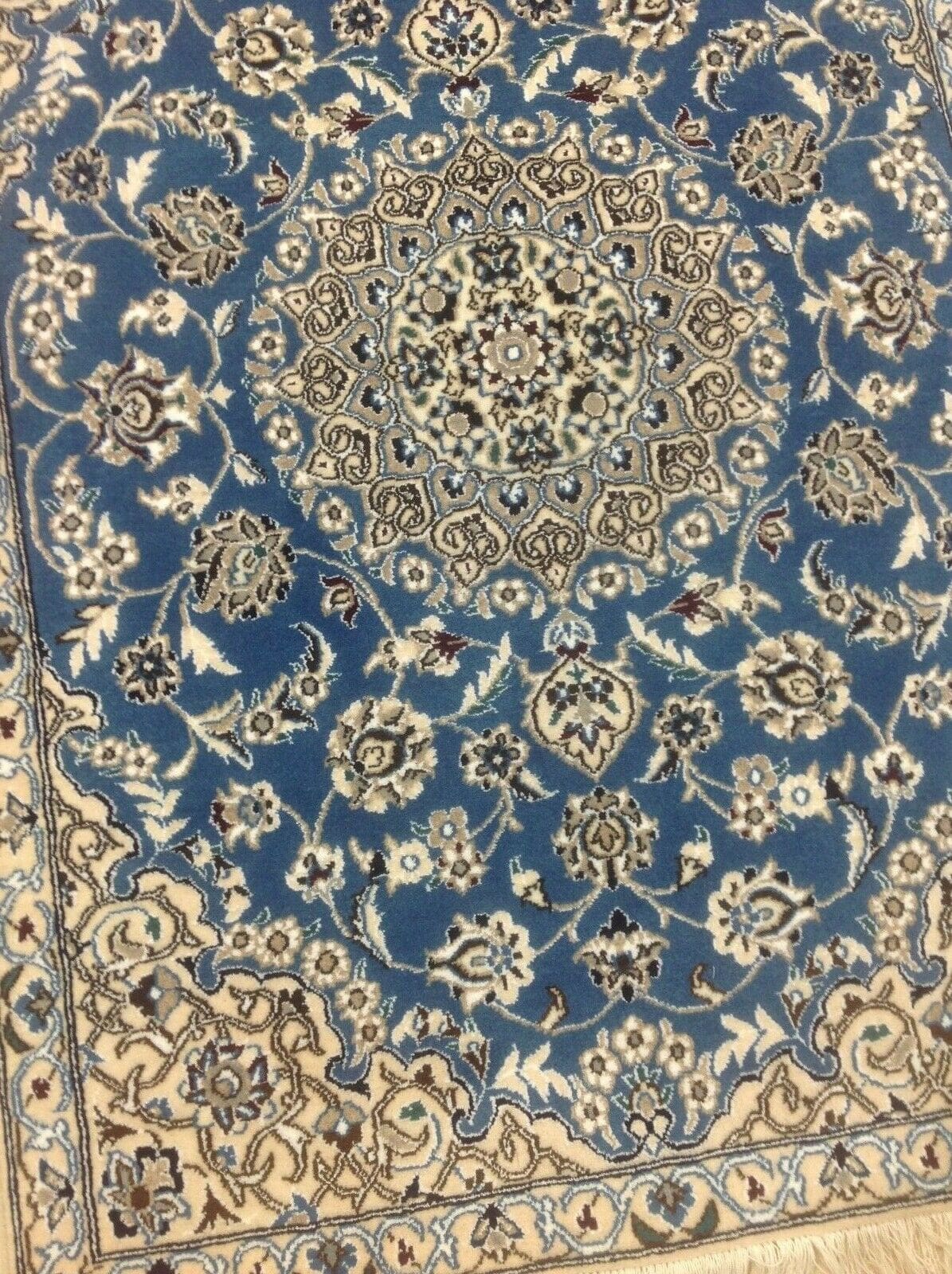 Wunderschöner Perserteppich Super Nain 9 la (134 x 89 cm) - ca. 500.000 Knoten/m², 80% Schurwolle, 20% Seide, sehr guter Zustand, handgeknüpft, Perserteppich