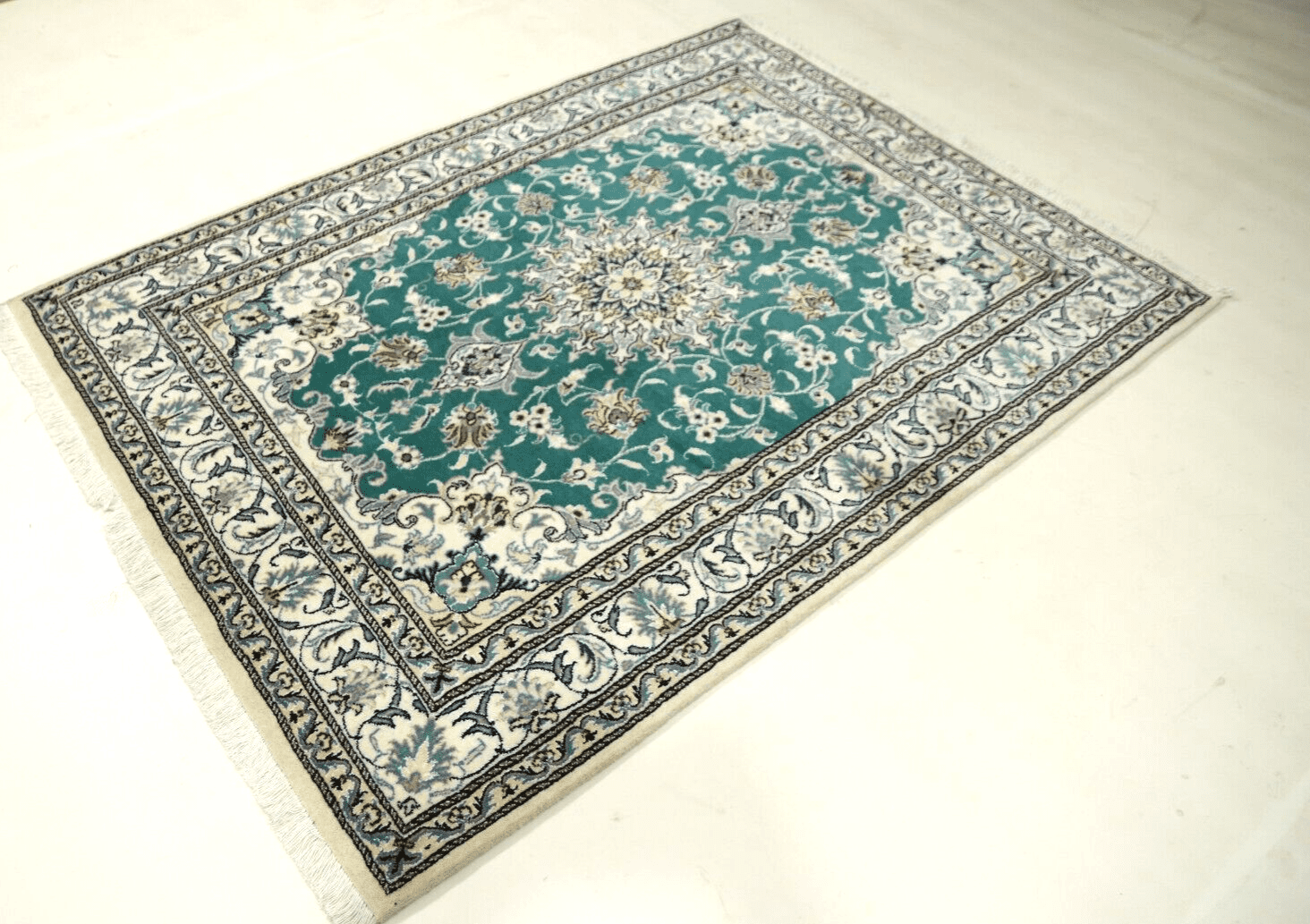 Orientteppich super Nain 198 x 146 cm, ca. 300.000 Knoten/m², 90% Schurwolle & 10% Seide, handgeknüpft, Perserteppich