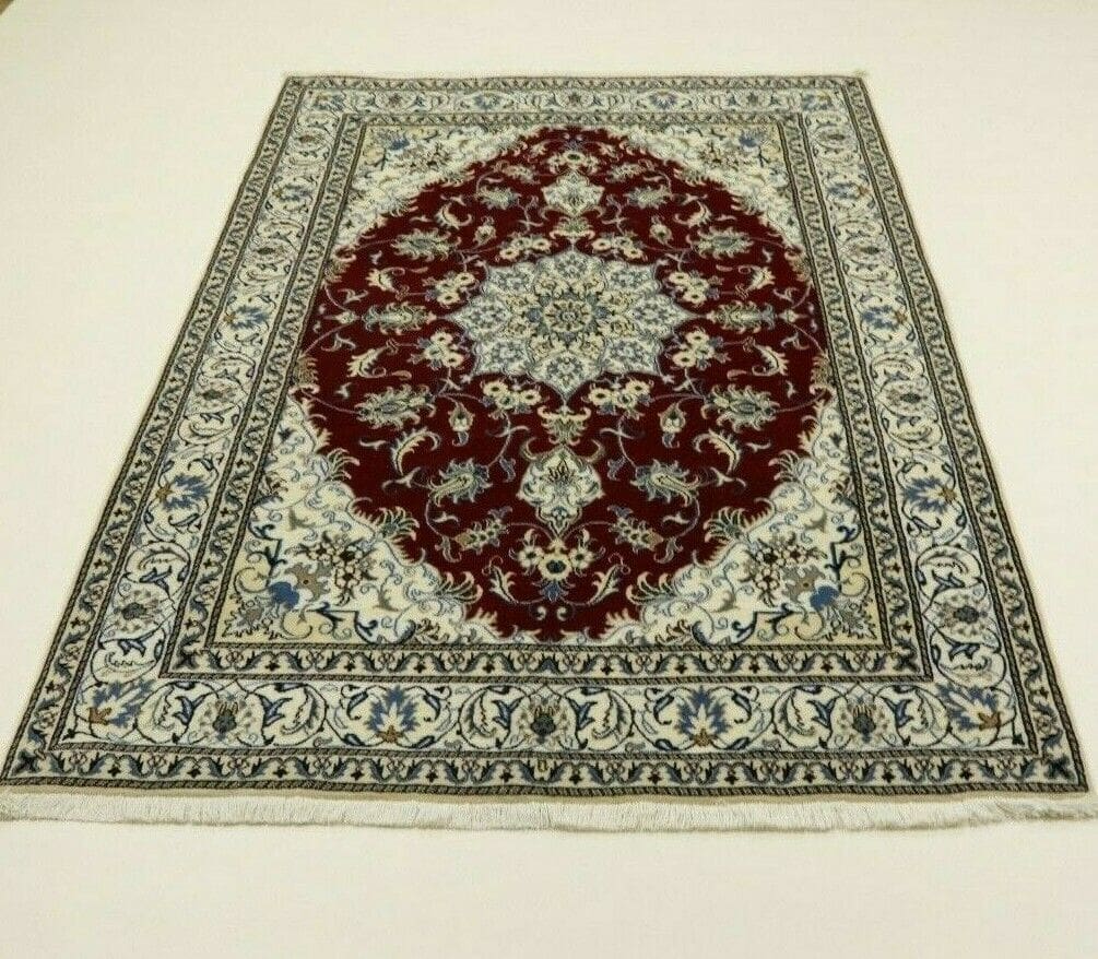 Wunderschöner Perserteppich Nain mit Seide 234 x 170 cm, ca. 300.000 Knoten/m², 90% Schurwolle & 10% Seide, handgeknüpft, Perserteppich