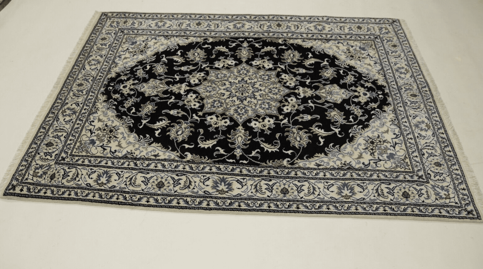 Perserteppich 240 x 160 cm, ca. 300.000 Knoten/m², 90% Schurwolle & 10% Seide, Top Zustand, handgeknüpft