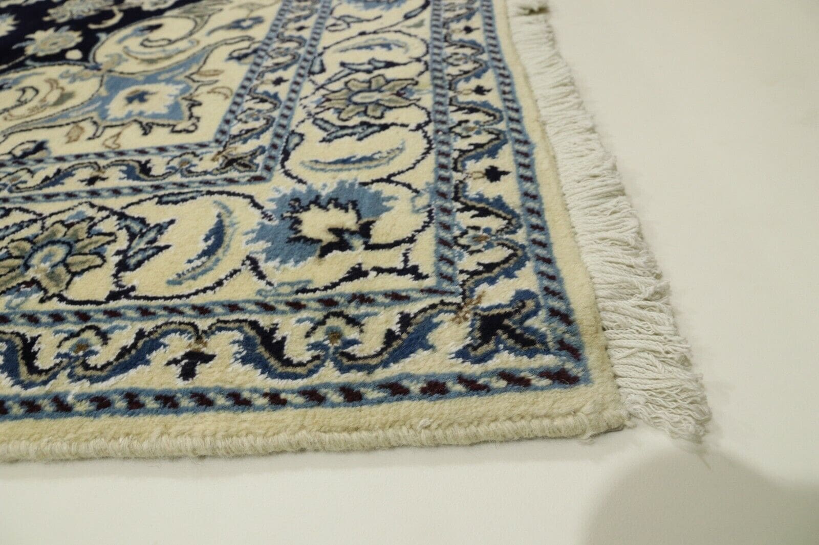 Wunderschöner Perserteppich Super Nain 244 x 160 cm, ca. 400.000 Knoten/m², 90 % Schurwolle, sehr gut/Perfekt, handgeknüpft, Perserteppich