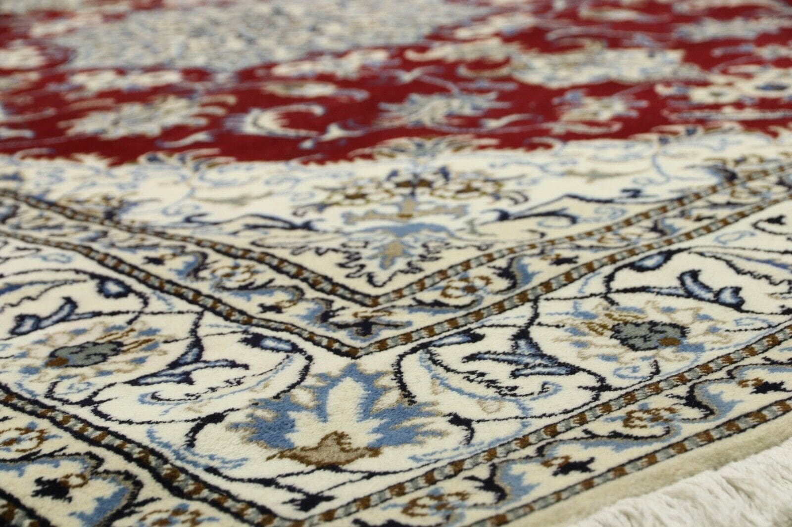 Wunderschöner Perserteppich Nain mit Seide 237 x 176 cm – Ca. 300.000 Knoten/m² – 90% Schurwolle & 10% Seide – Handgeknüpft