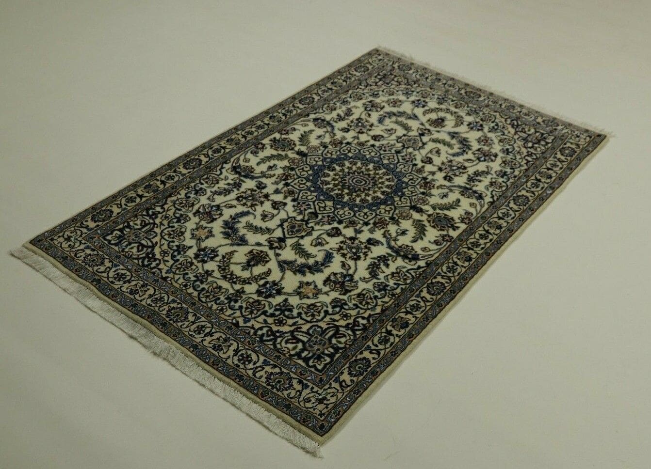 Wunderschöner Perserteppich Super Nain 9 la - 181 x 109 cm, ca. 500.000 Knoten/m², 90% Schurwolle, 10% Seide, Top Zustand, sensationell günstig, handgeknüpft, Perserteppich