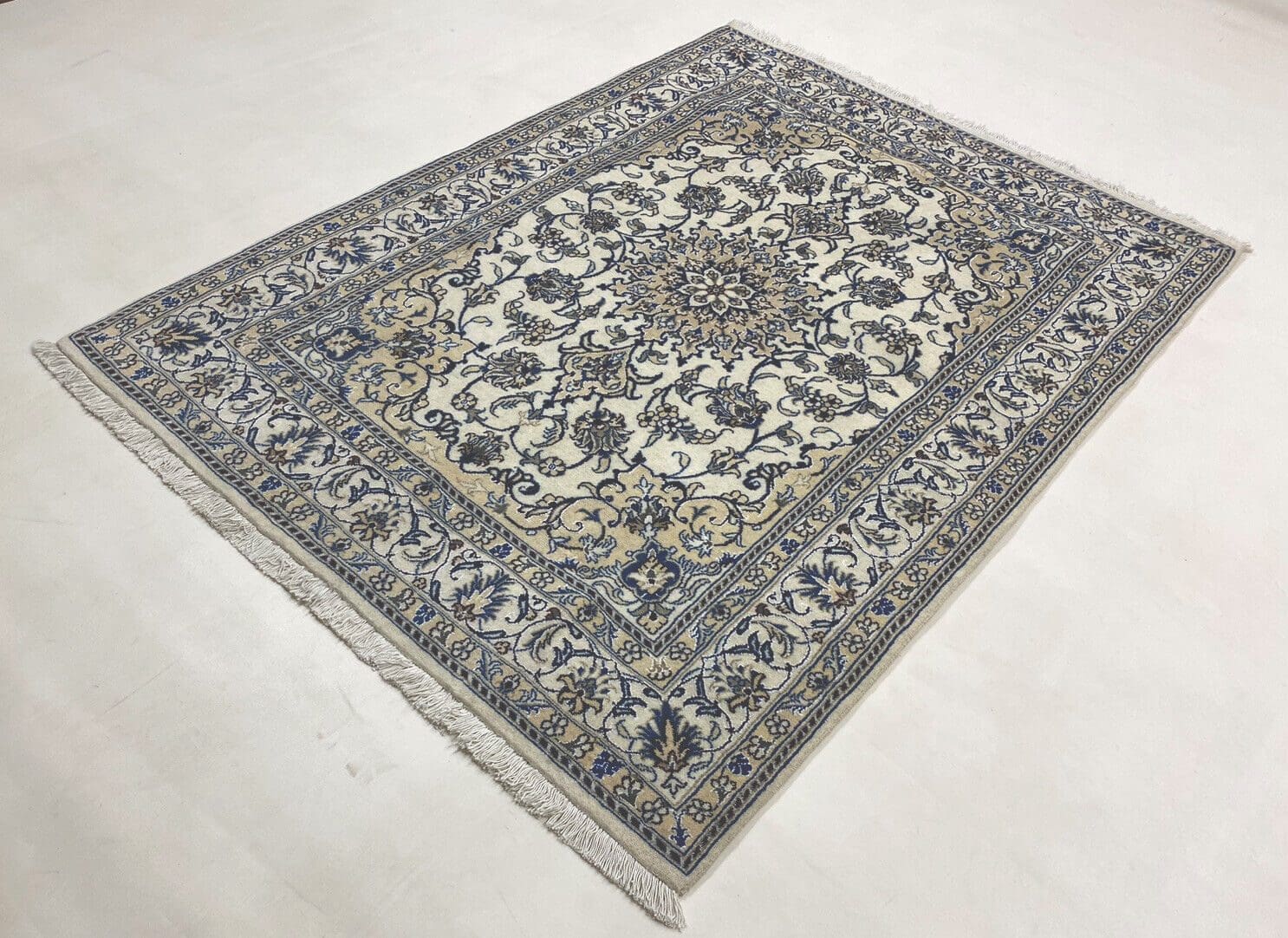 Wunderschöner Orientteppich Nain mit Seide (191 x 150 cm) - 300.000 Knoten/m² - Handgeknüpft - Perserteppich