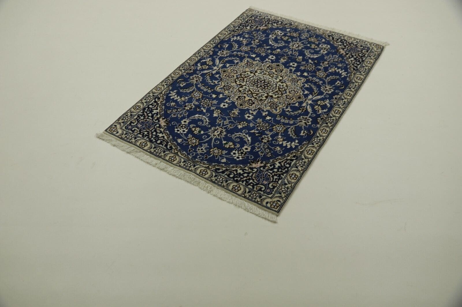Wunderschöner Super Nain 9la Perserteppich (132 x 87 cm) – 500.000 Knoten/m², 90% Schurwolle, sehr gut erhalten, sensationell günstig – handgeknüpft