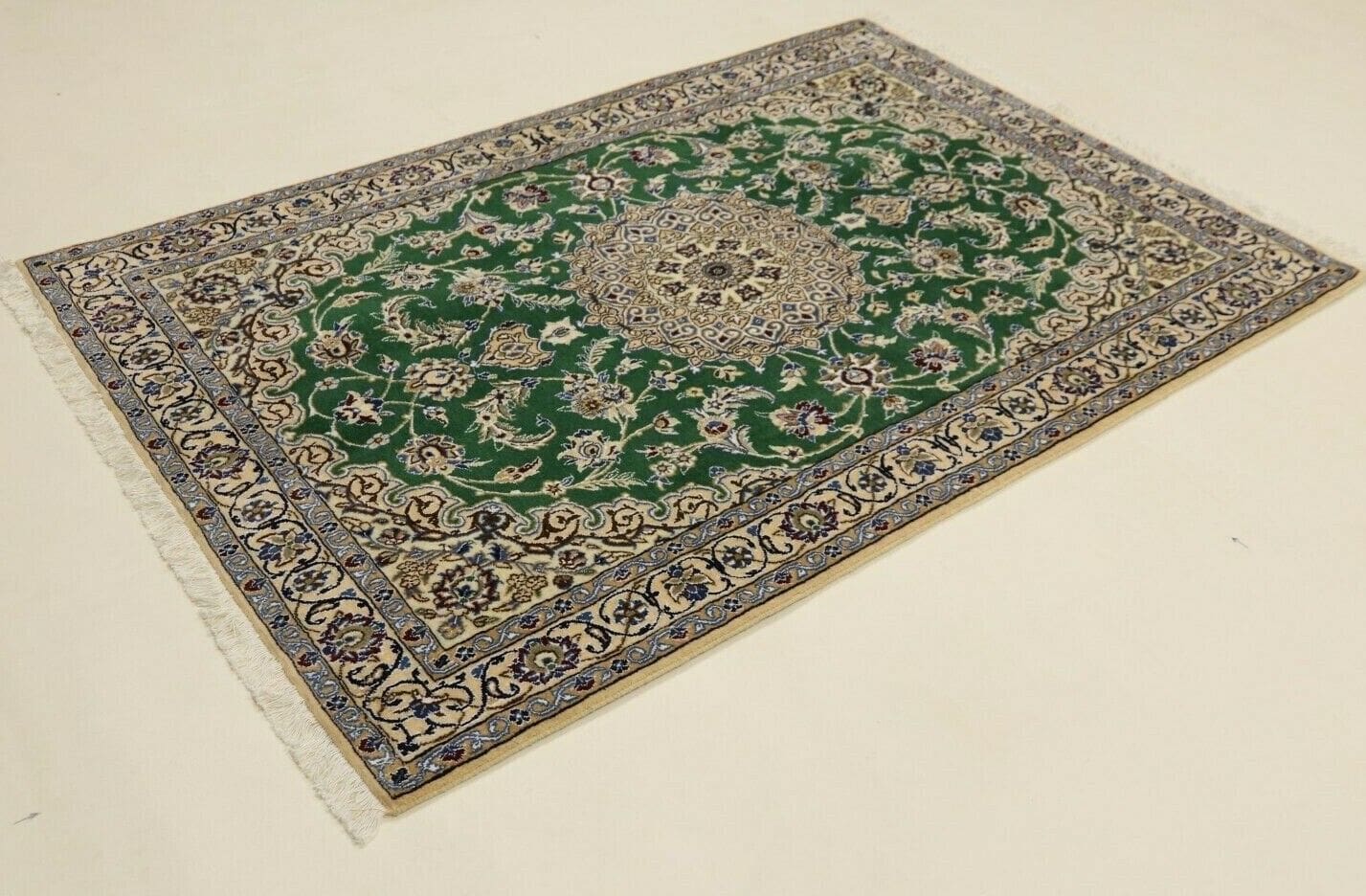 Wunderschöner Perserteppich Super Nain 9 la - 178 x 120 cm, ca. 500,000 Knoten/m², 90% Schurwolle & 10% Seide, Neu, handgeknüpft
