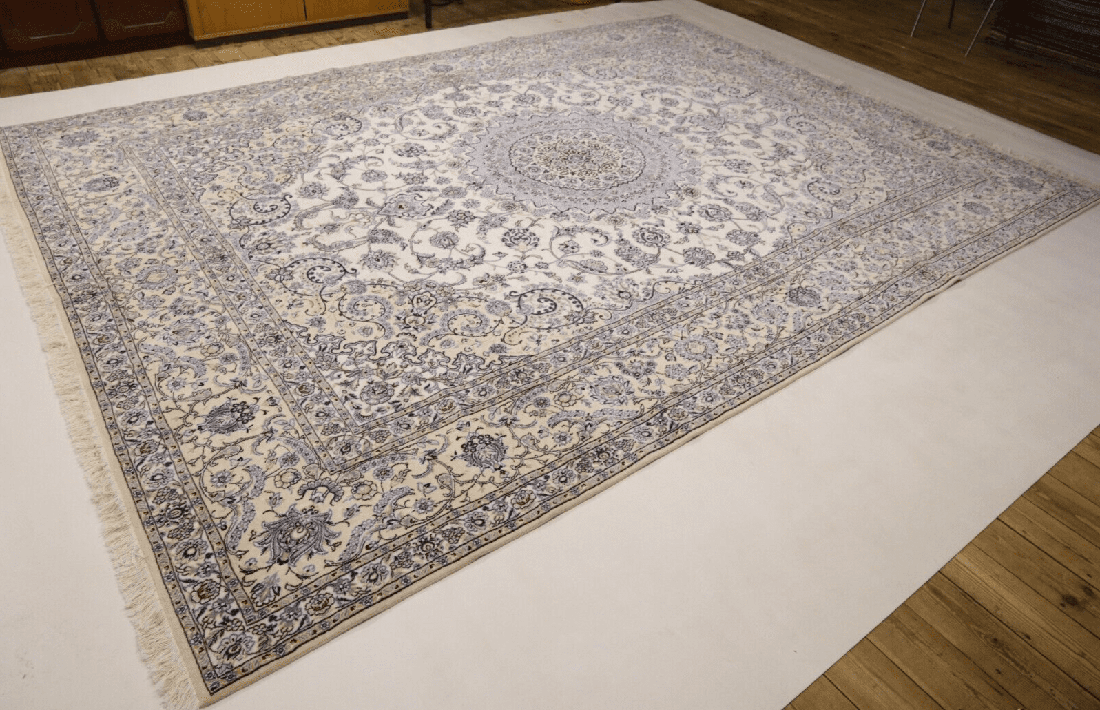 Wunderschöner Perserteppich Nain 9 La - 415 x 300 cm, ca. 500.000 Knoten/m², 80% Korkwolle & 20% Seide, Top Zustand, handgeknüpft