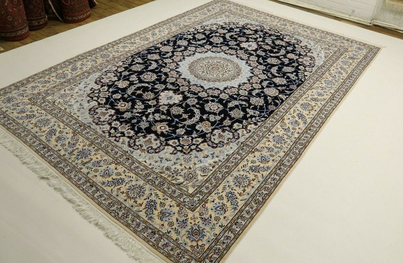 Orientteppich Super Nain 9 La (356 x 248 cm) – ca. 500.000 Knoten/m² – 90% Schurwolle, 10% Seide – Neu – handgeknüpft – Perserteppich