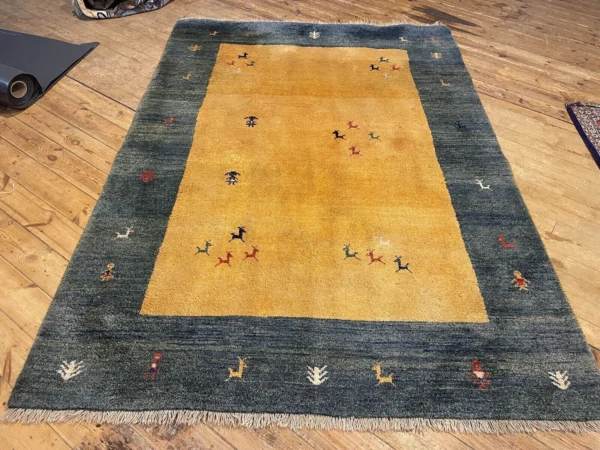 Klassischer Gabbeh Perserteppich in Rot 250x180 cm - Handgeknüpft, 100% Kaschmir, geeignet für Fußbodenheizung, handgeknüpft