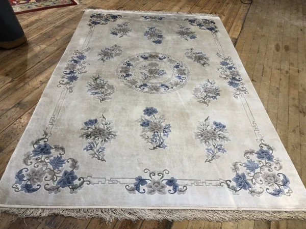 Exklusiver Peking Perserteppich 280x180 cm – Handgeknüpft, 100% Reine Seide, Grau-Blau, Florhöhe 6 mm, Ideal für Fußbodenheizung, Einzelstück