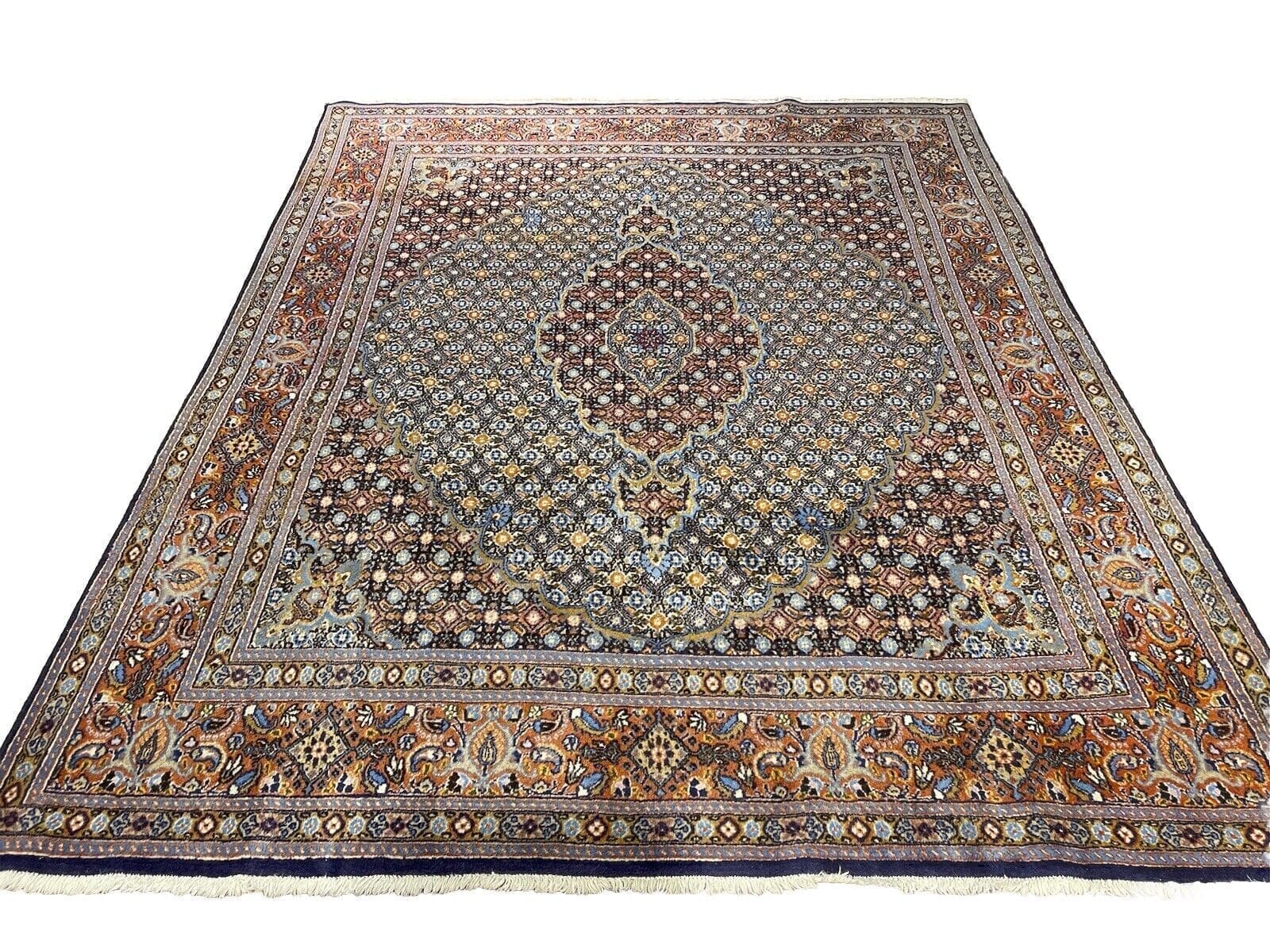 Original Perserteppich Moud mit Seide – Quadratisch 240x190 cm, 7mm Florhöhe, Fuβbodenheizung geeignet, Extra Klasse, Handgeknüpft, Perserteppich