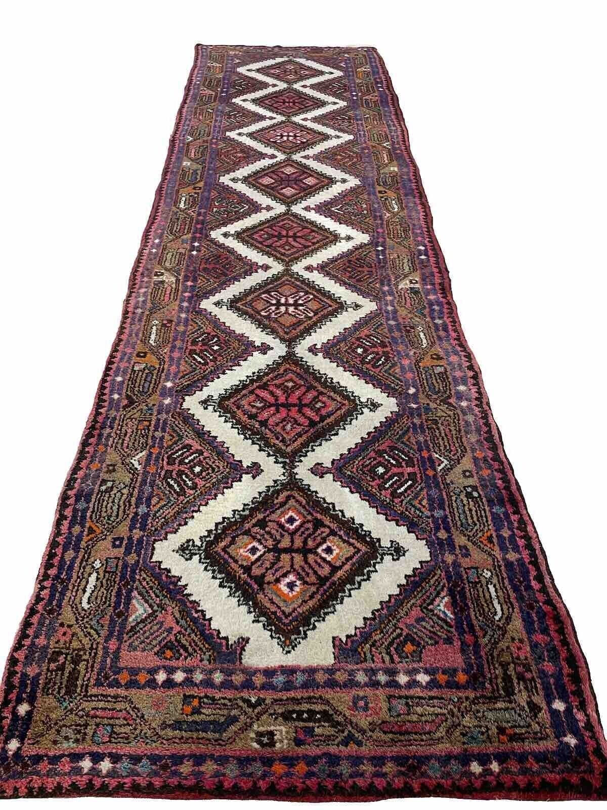 Antiker Hamadan Läufer 300x80 cm - Rustikales Design mit mehreren Medaillons und dekorierten Ecken, Florhöhe 8-12 mm - Handgeknüpft, Perserteppich