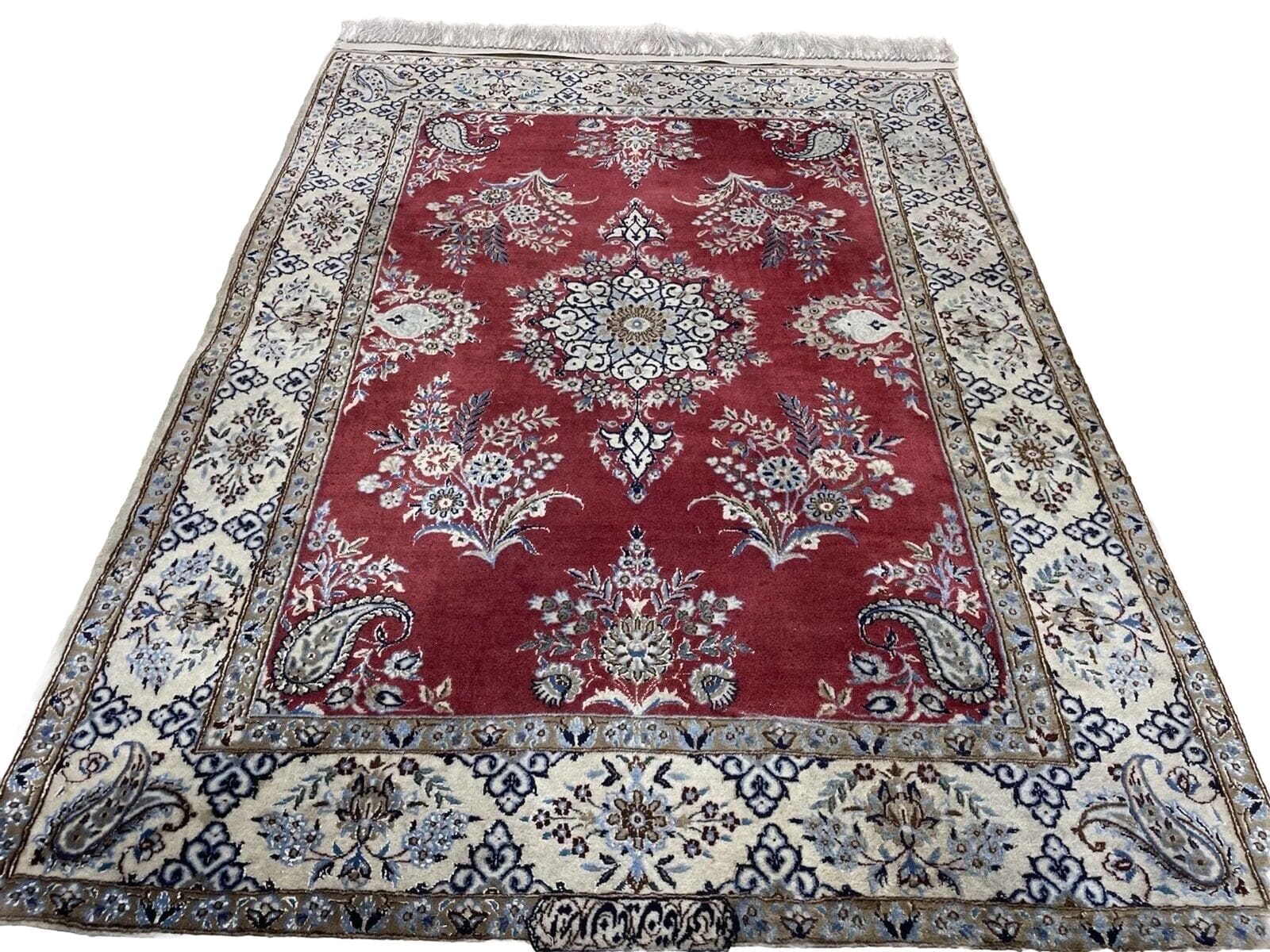Roter Nain Perserteppich 4 LA - 130x96 cm, Florales Design mit Medallion, Beige Bordüre, Handgeknüpft, Perserteppich