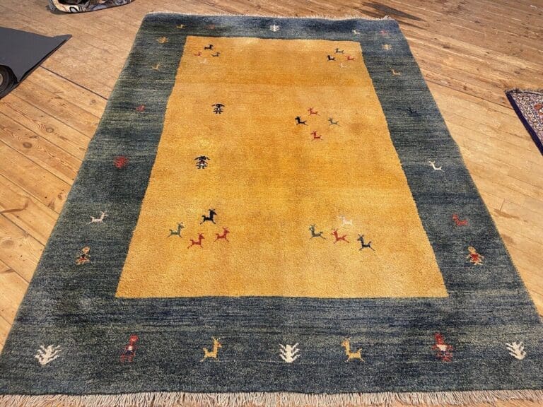Klassischer Gabbeh Perserteppich in Rot 250x180 cm - Handgeknüpft, 100% Kaschmir, geeignet für Fußbodenheizung, handgeknüpft