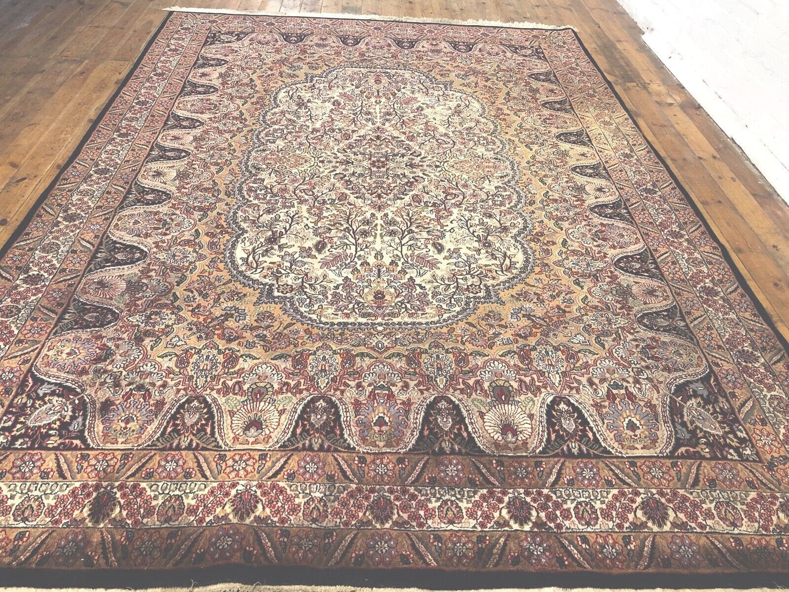 Klassischer Kaschmir Perserteppich 360x250 cm – Florales Design mit roter Bordüre, super bearbeitete Schurwolle, handgeknüpft