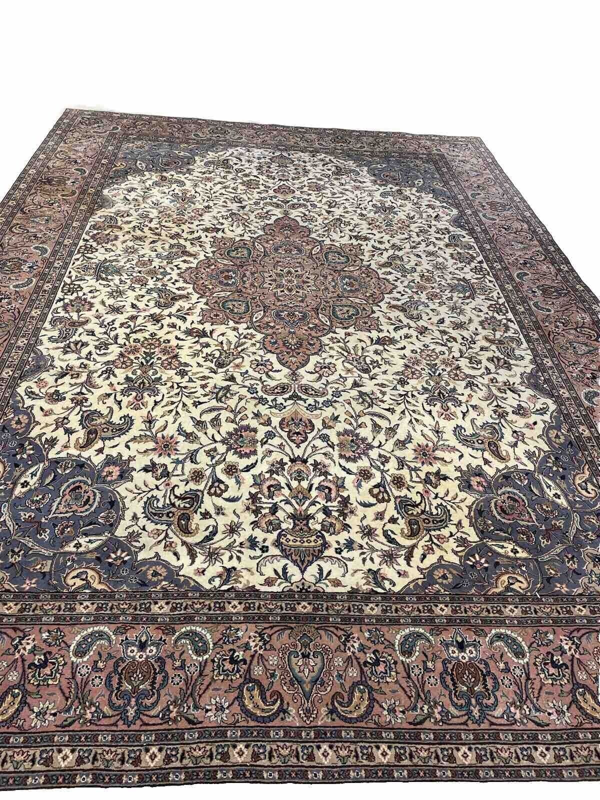 Klassischer Perserteppich 350x250 cm – 25-40 Jahre alt – Florales Design mit geschwungenen Elementen – Beige Bordüre – Besondere Schurwolle – Extrem feiner handgeknüpft