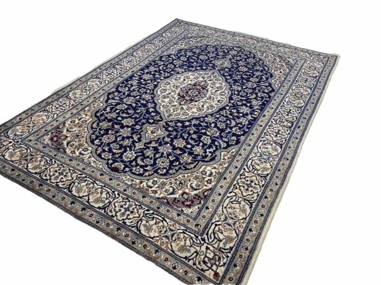 Perserteppich Nain 9LA mit Seide 300x200 cm - klassisches florales Design mit Bordüre, handgeknüpft
