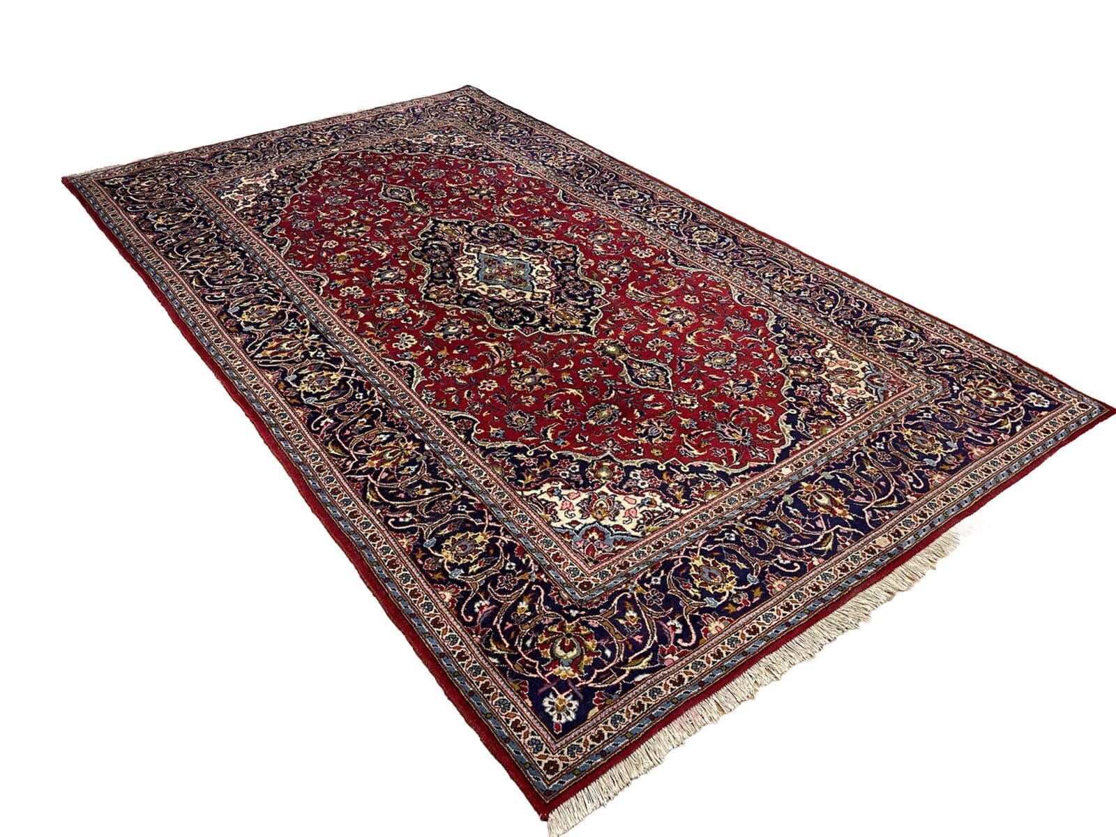Perserteppich Kaschan 337x202 cm – Florales Design mit Medallion und dekorierten Ecken, Kurzflor, handgeknüpft