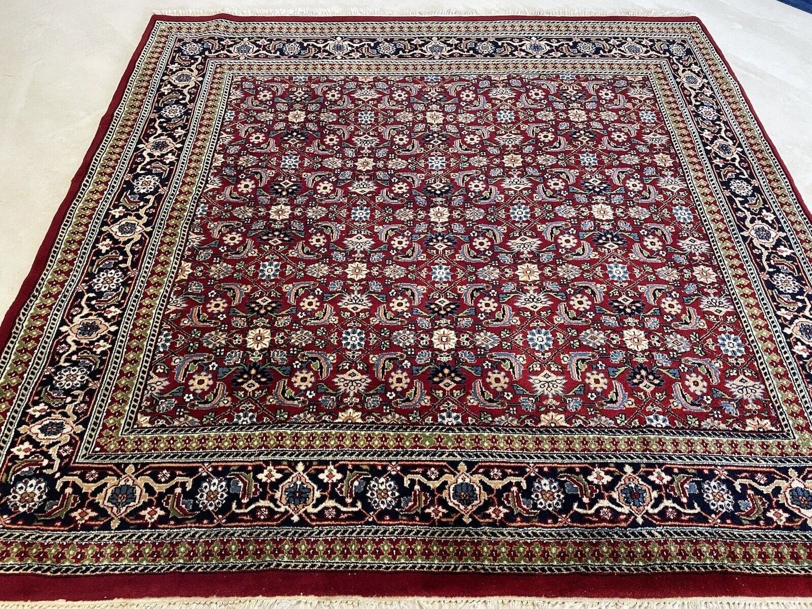 Quadratischer Perserteppich Kaschmir 200x200 cm – Hochflor ca. 1 cm, hell rotes Feld mit heller Bordüre, sehr feiner und qualitativ hochwertiger Teppich, 100% handgeknüpft