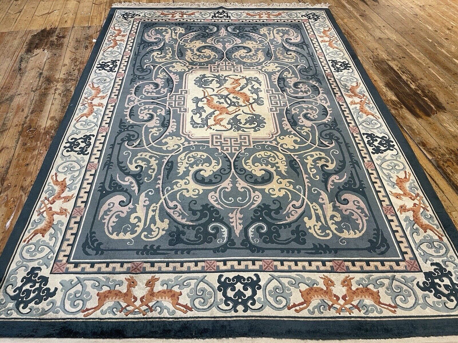Antiker Peking Teppich 305x205 cm - 80 Jahre alt, seltenes Pao Tau Design, Petrol Blau, klassisches Royal Peking Muster, handgeknüpft, Perserteppich