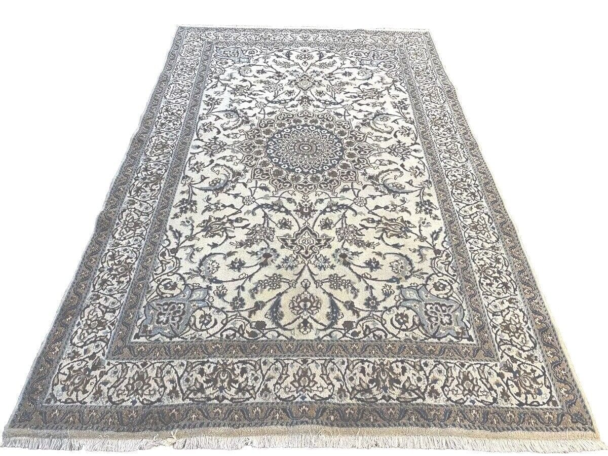 Feiner Perserteppich 270x170 cm, Nain 9 LA, 100 Knäuel, aus Wolle und Seide, elegant Beige, handgeknüpft