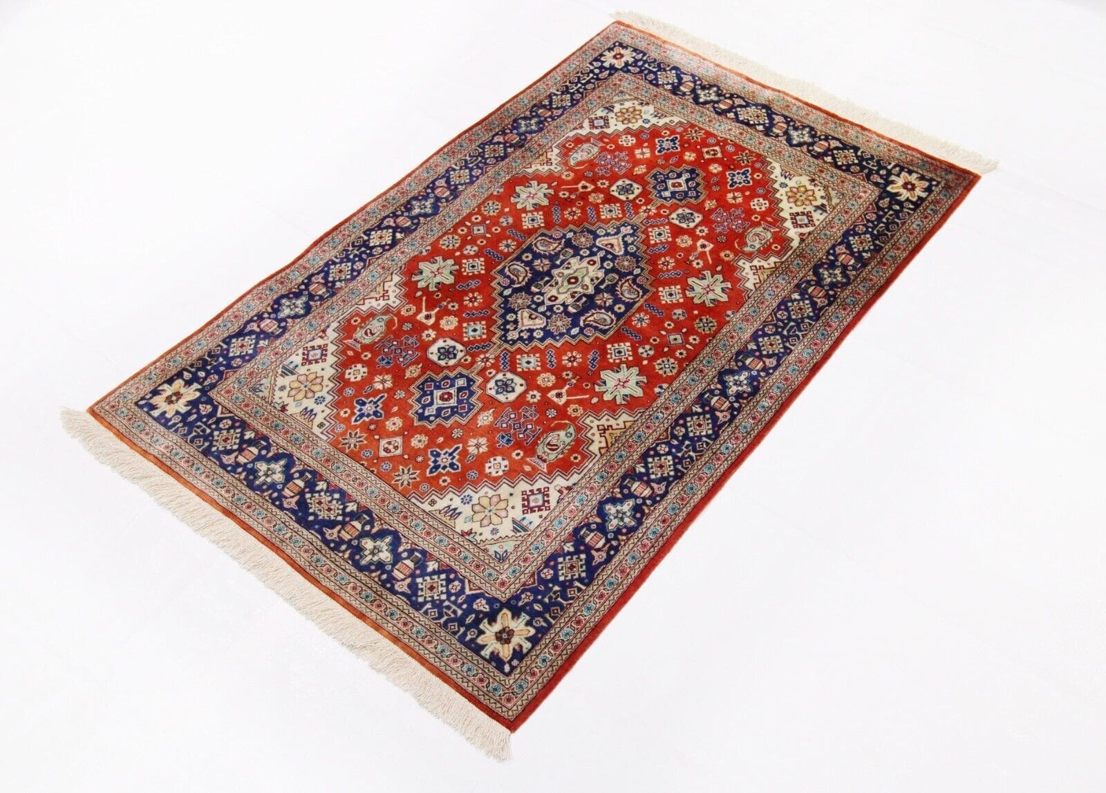 Original Handgeknüpfter Perserteppich Ghom, Qom – 123 cm x 80 cm, Reine Seide, 100% Handgeknüpft, handgeknüpft, Perserteppich