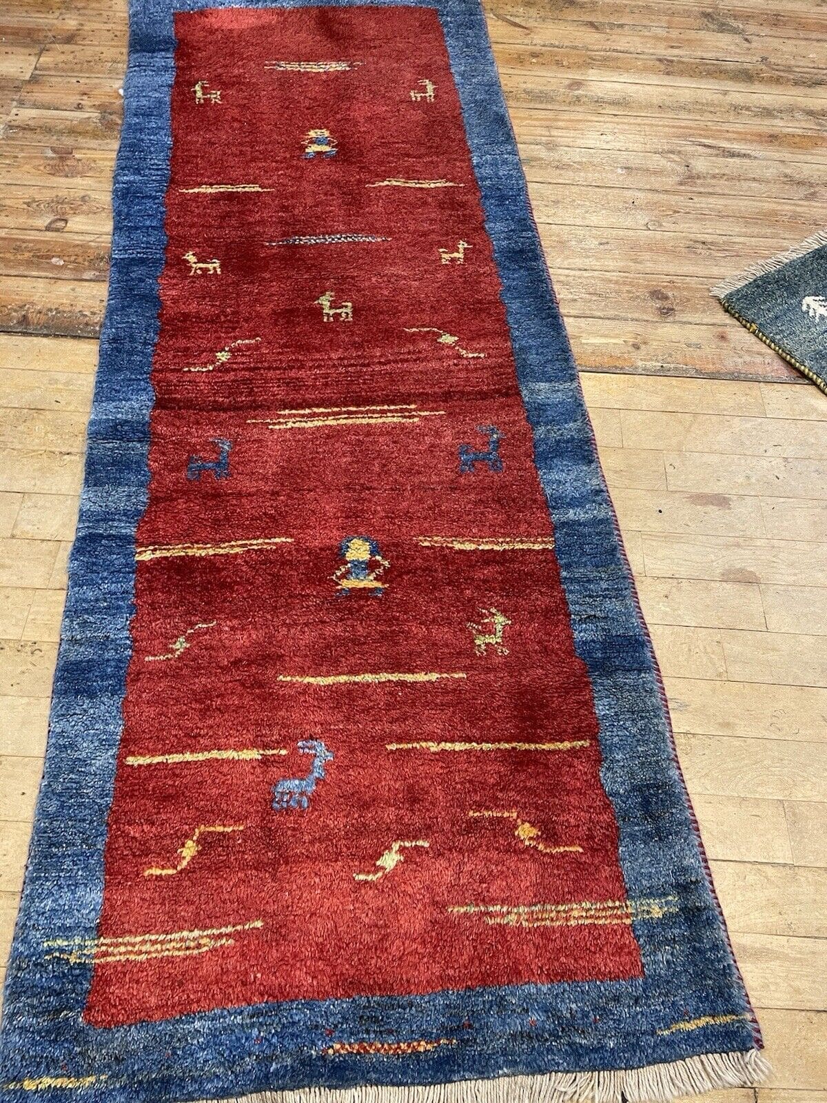 Lebendiger Gabbeh Teppich 240x84 cm – Hochflor aus reiner Schafwolle, handgeknüpft – Perserteppich Läufer