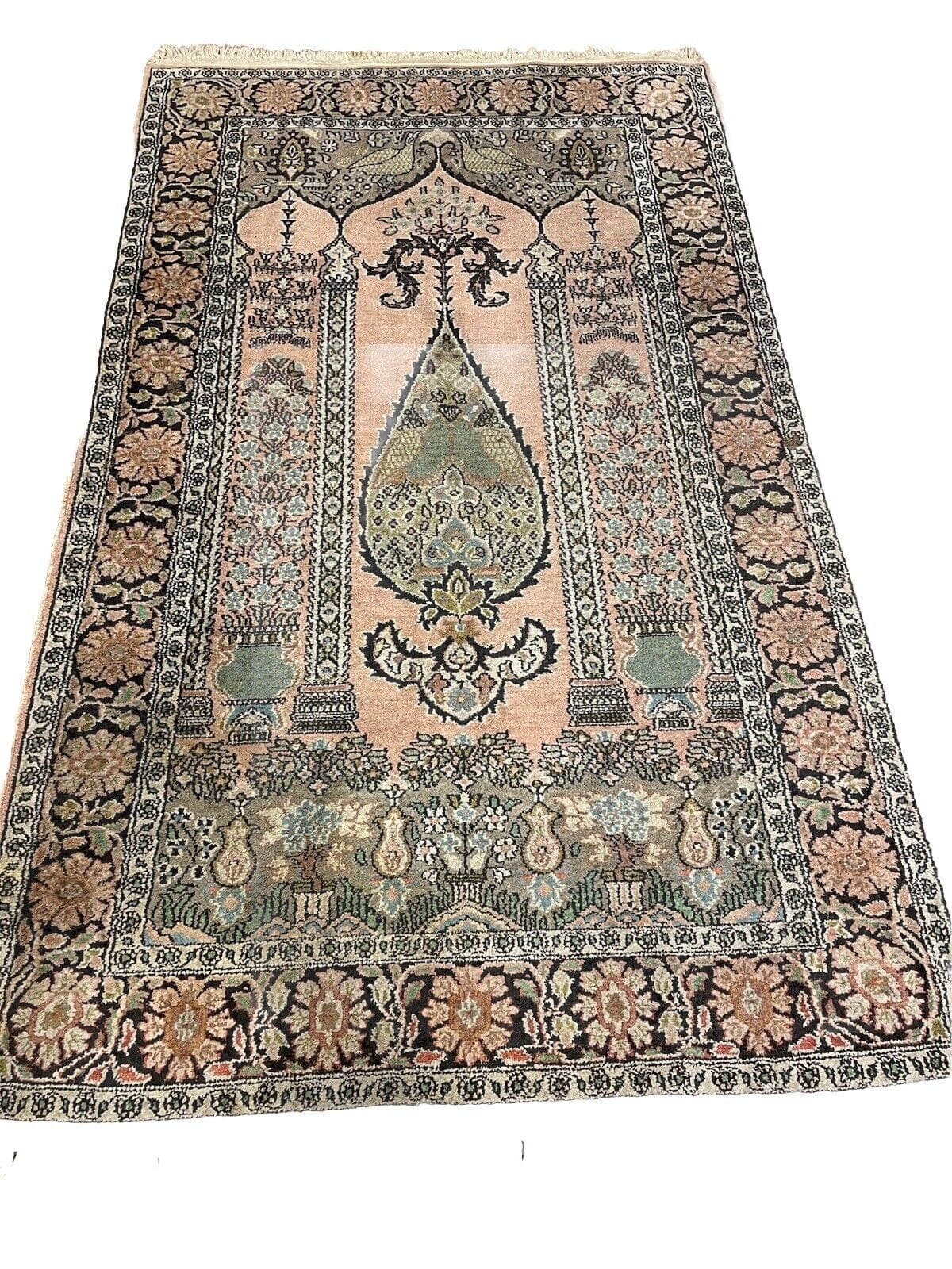 Perserteppich 155x92 cm – Modernes Medallion – Handgeknüpft aus 100% reiner Seide – Top Qualität – Für Fußbodenheizungen geeignet – Absolutes Einzelstück – Handgeknüpft