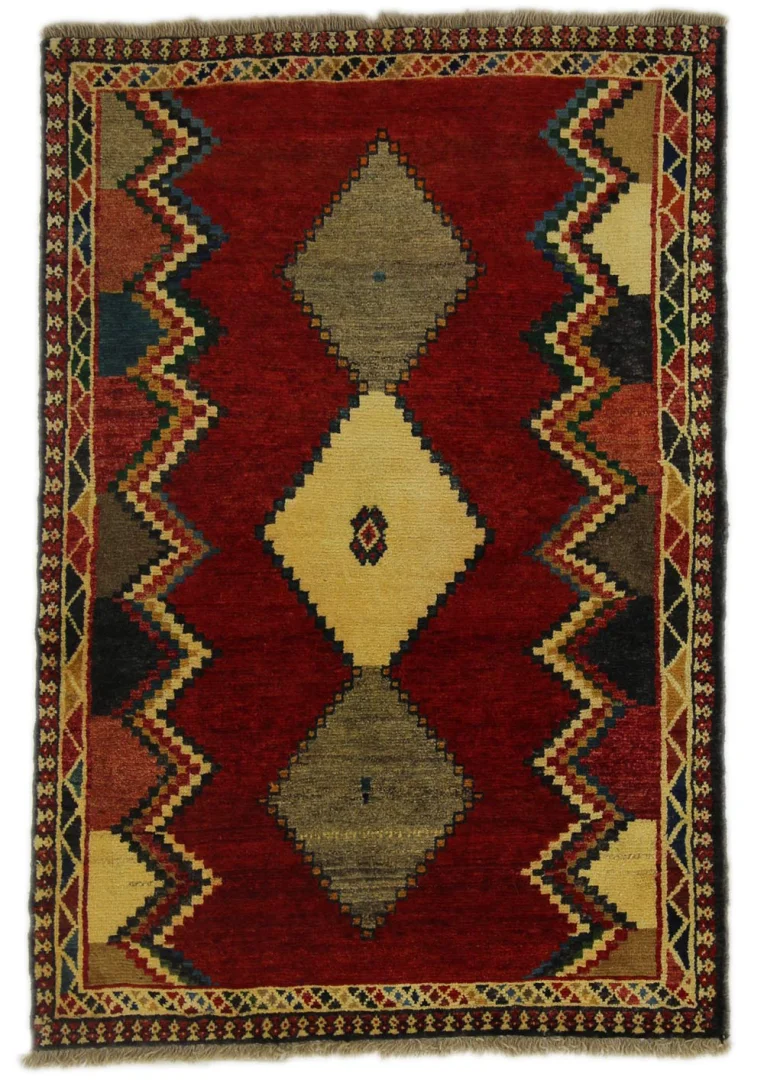 Gabbeh - Shuli Teppich 150 x 103 cm, Knotendichte 90.000 - 180.000/m², Ausgefallene Muster auf glanzvoller Schurwolle, handgeknüpft, Perserteppich