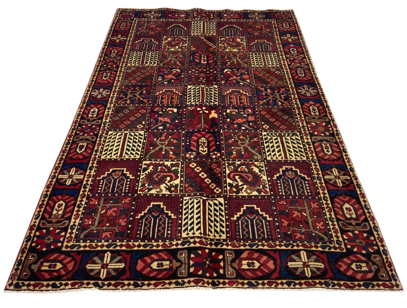 Bakhtiar Perserteppich 258 x 160 cm - 150.000 - 200.000 Knoten/m² - Gartenmuster mit Pflanzen- und Tiermotiven - handgeknüpft